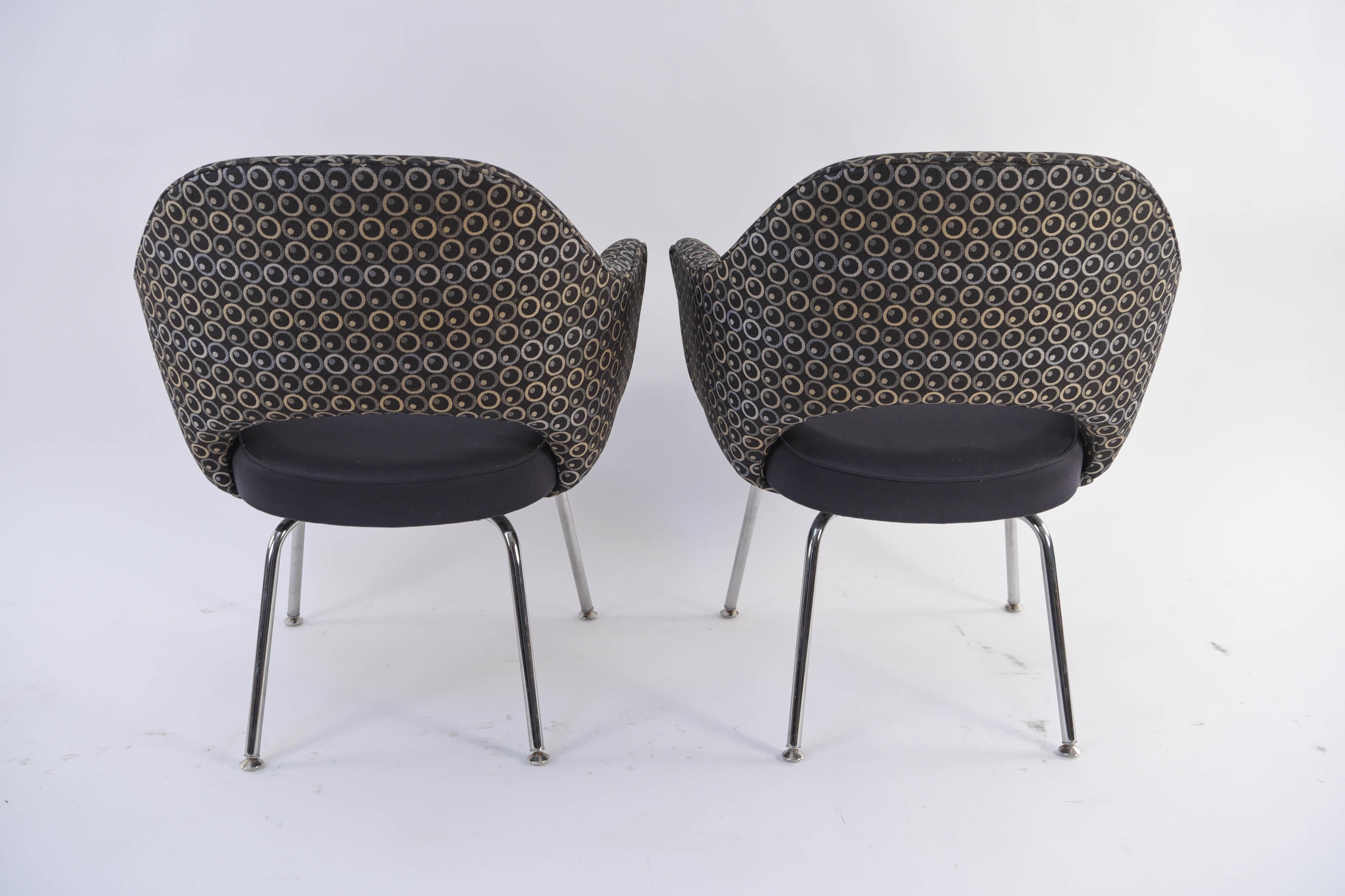 6 Saarinen Executive Armchairs 7