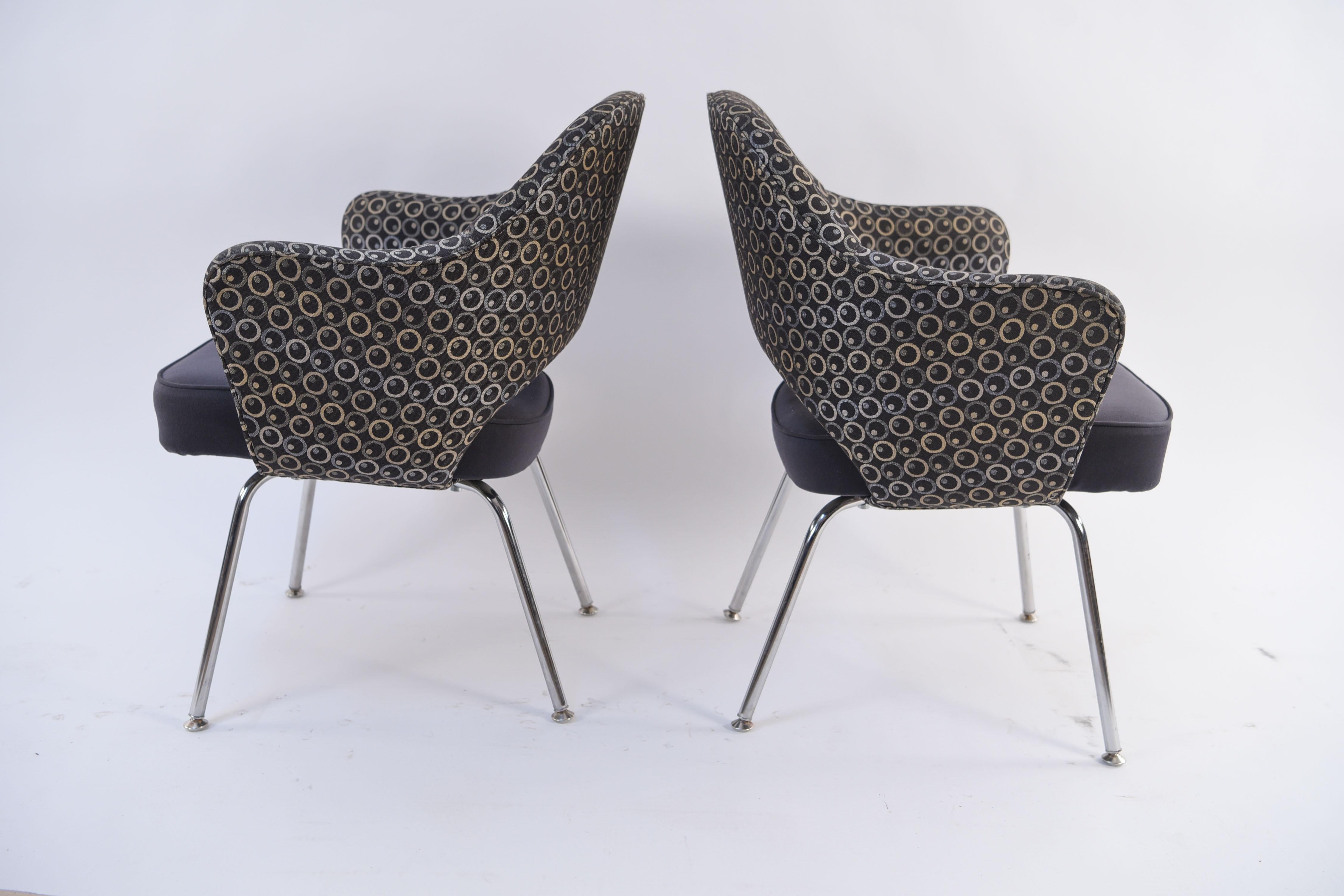 6 Saarinen Executive Armchairs 8