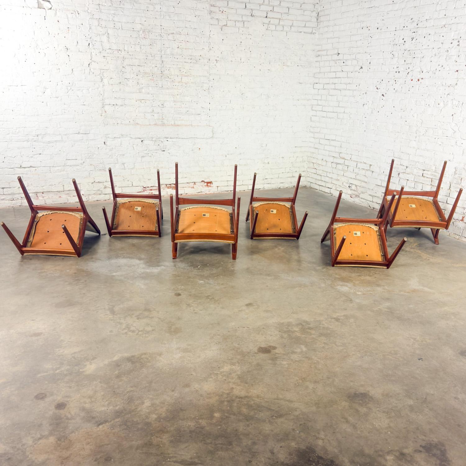 6 Scandinavian Modern Teak Dining Chairs Uldum Mobelfabrik att Johannes Andersen For Sale 9