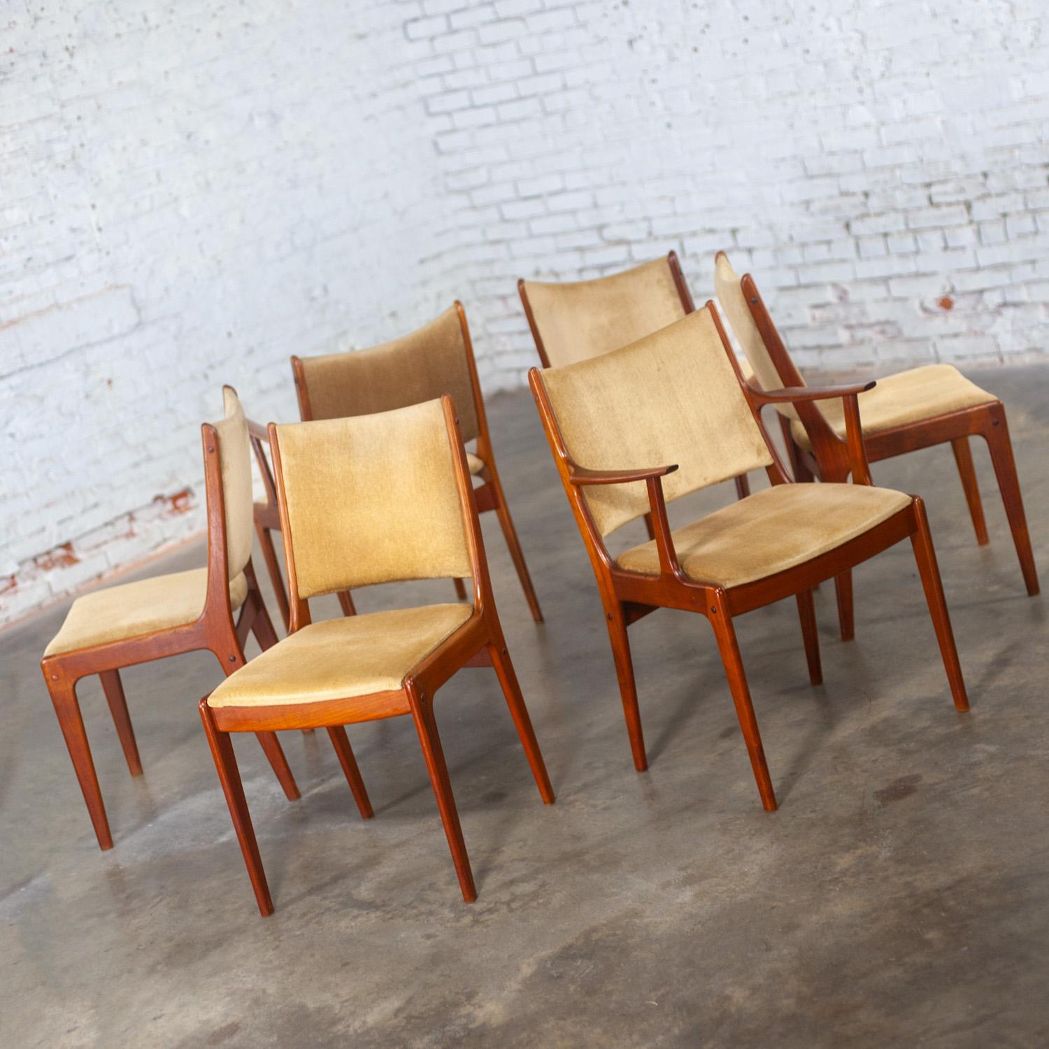 6 Scandinavian Modern Teak Dining Chairs Uldum Mobelfabrik att Johannes Andersen For Sale 14