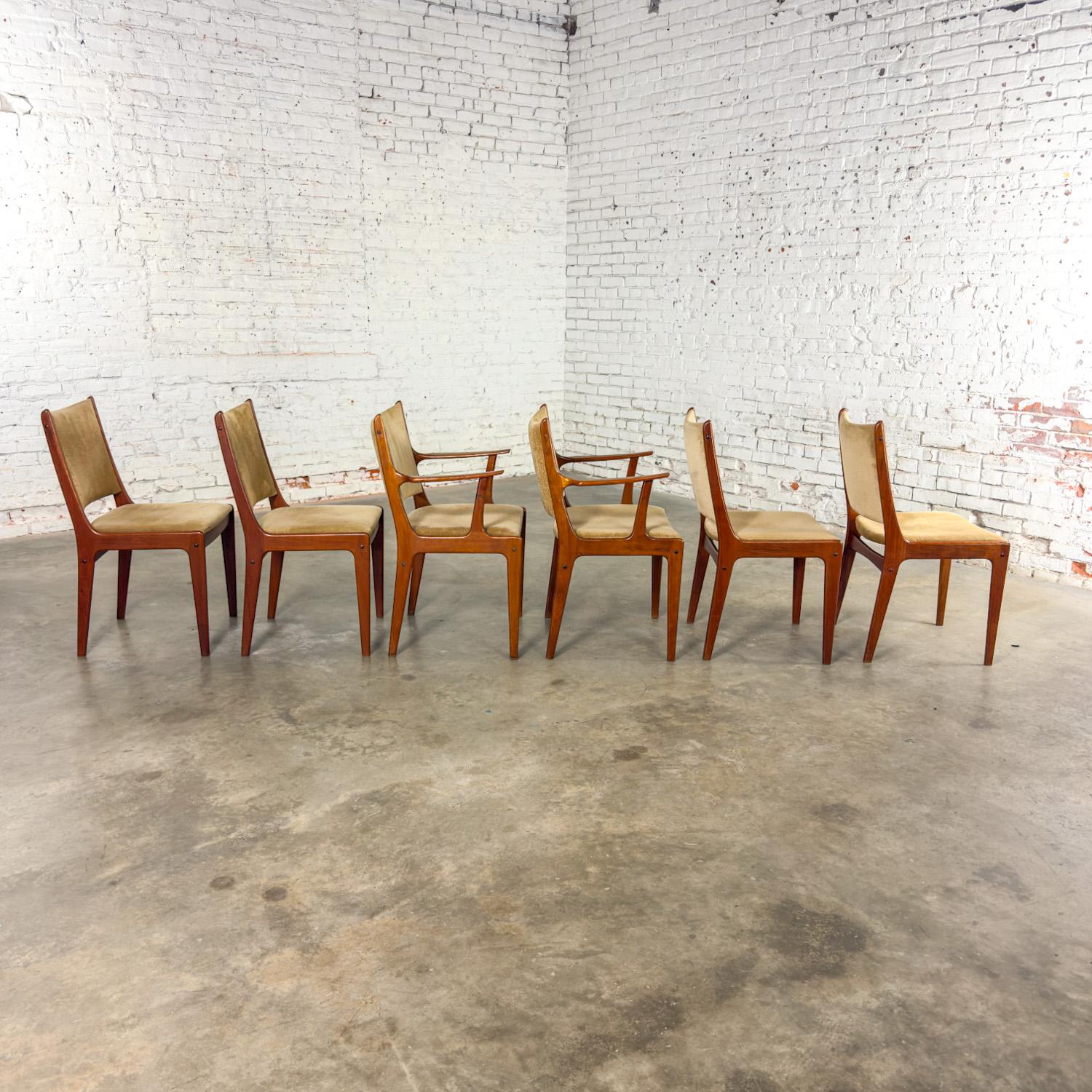 6 Scandinavian Modern Teak Dining Chairs Uldum Mobelfabrik att Johannes Andersen In Good Condition For Sale In Topeka, KS