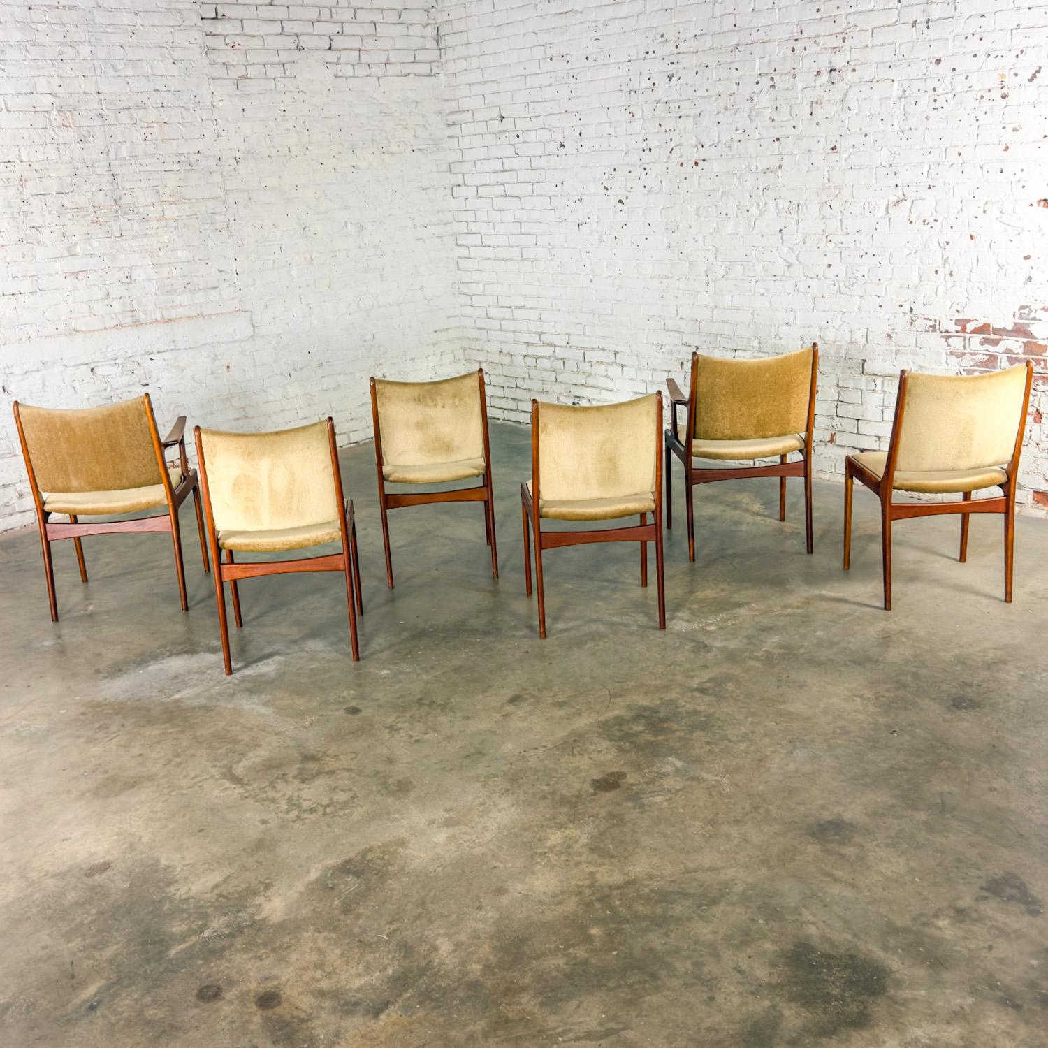 6 Scandinavian Modern Teak Dining Chairs Uldum Mobelfabrik att Johannes Andersen For Sale 1