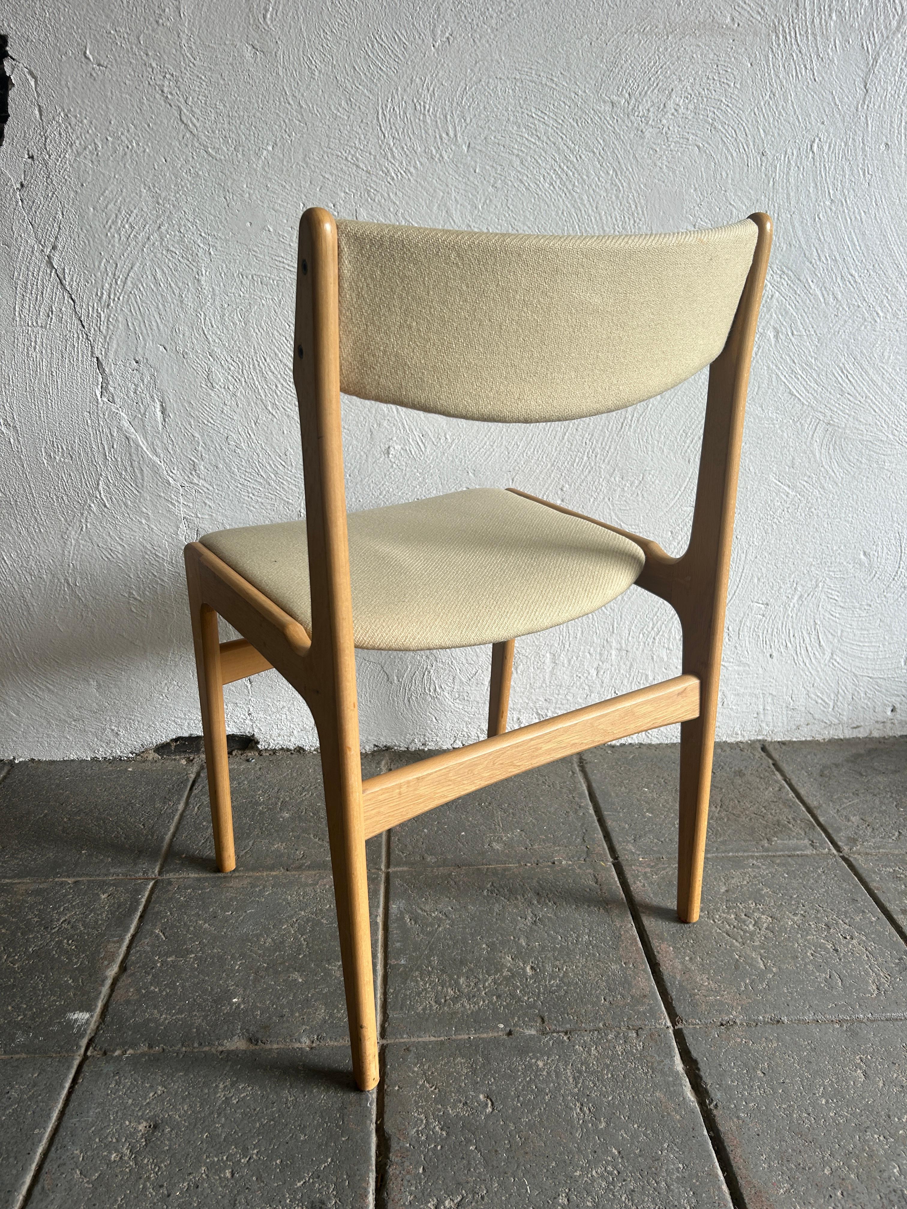 Late 20th Century 6 Scandinavian modern white oak dining chairs tan upholstery  For Sale