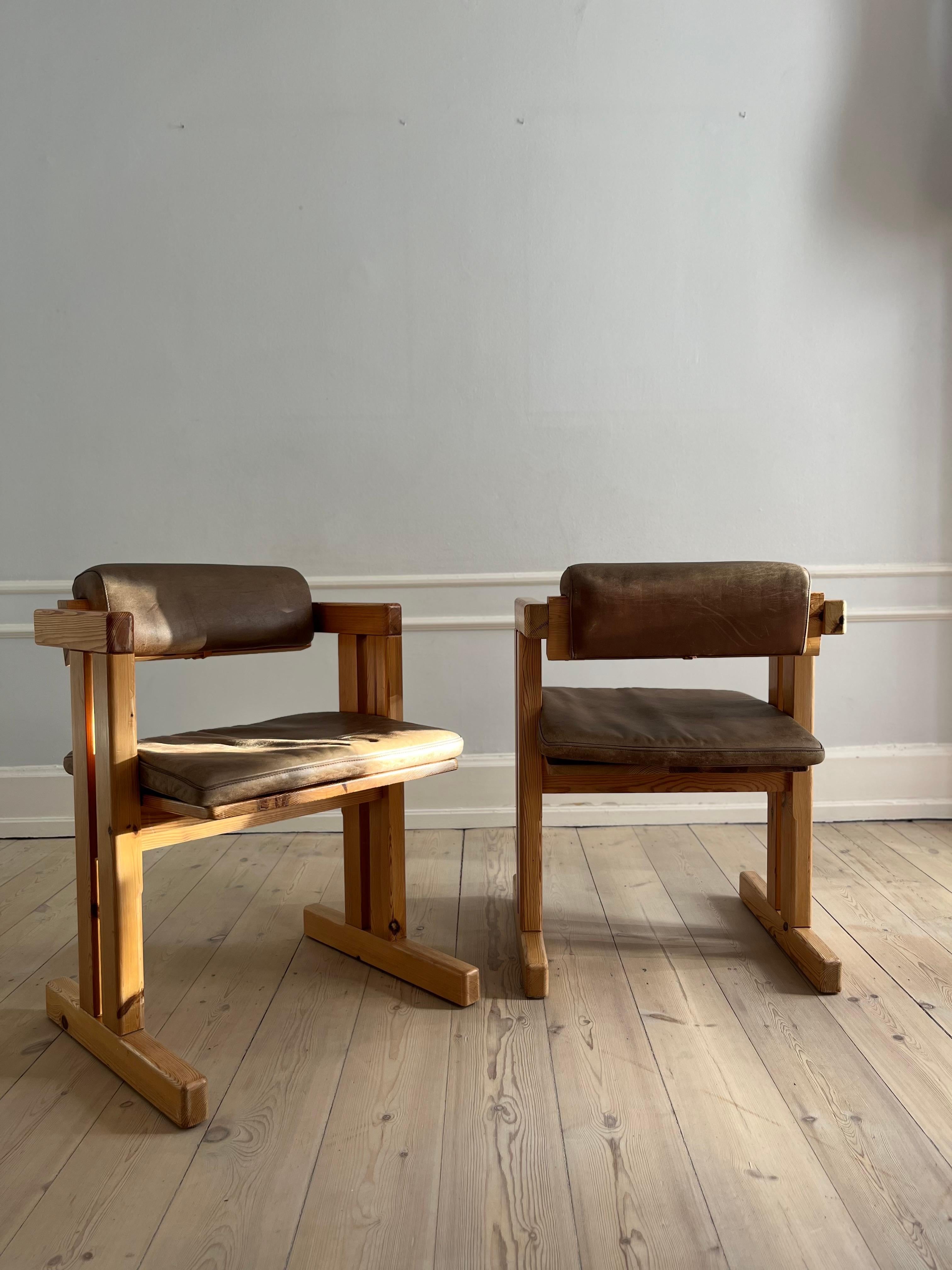 6 Scandinavian pine dining chairs with back and seat cushions in Buffalo leather 5