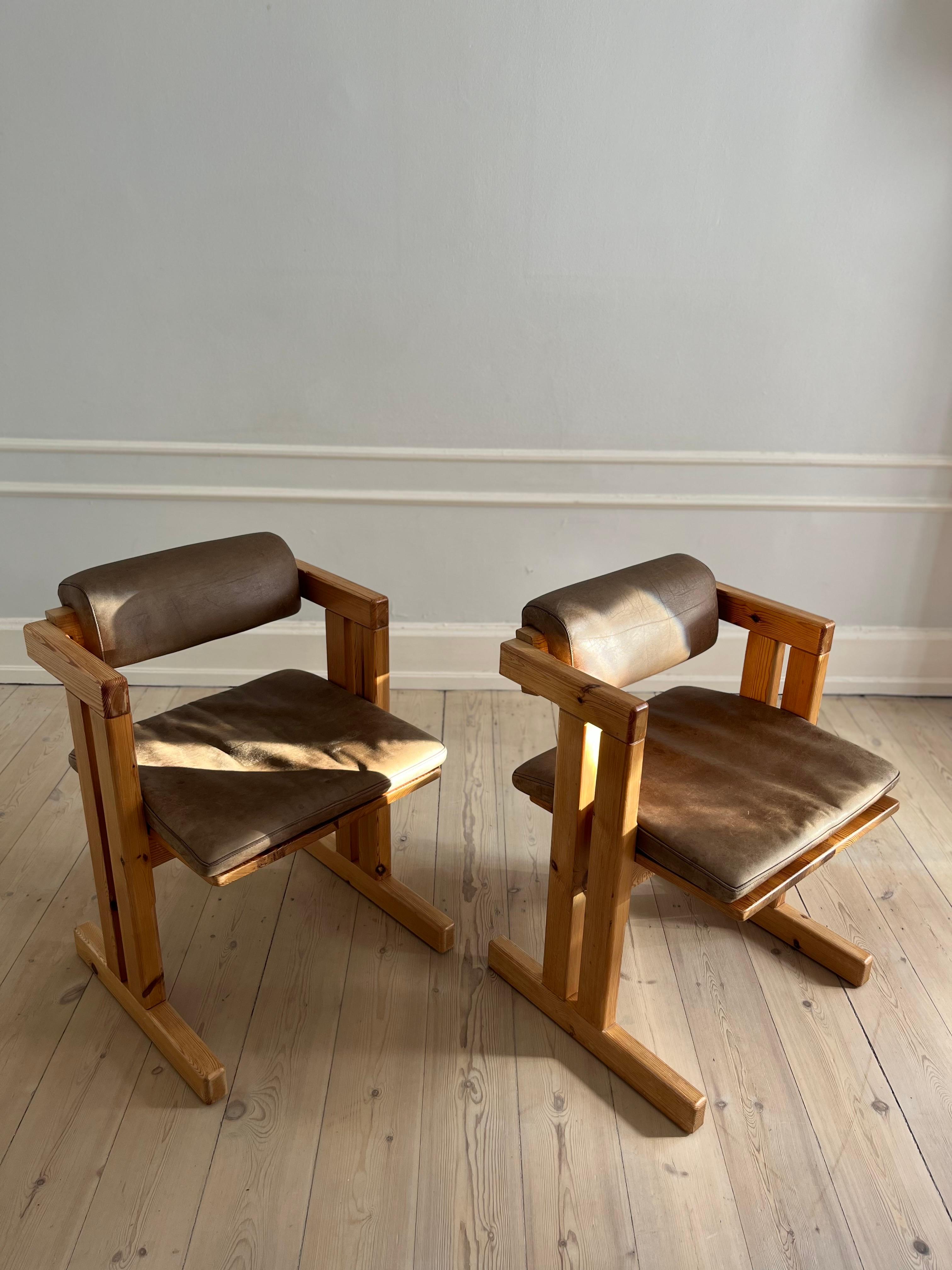 6 Scandinavian pine dining chairs with back and seat cushions in Buffalo leather 6