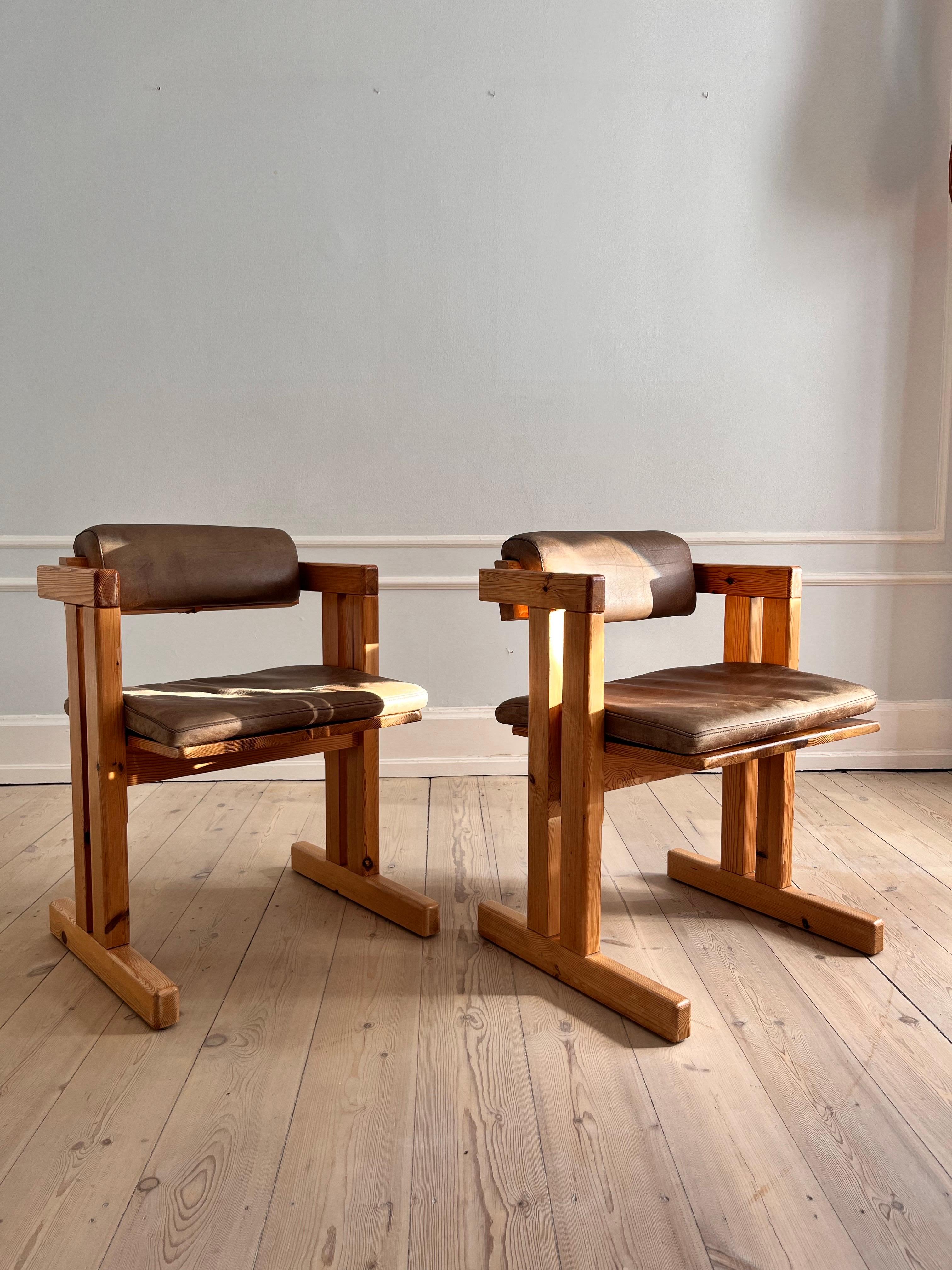 6 Scandinavian pine dining chairs with back and seat cushions in Buffalo leather 8