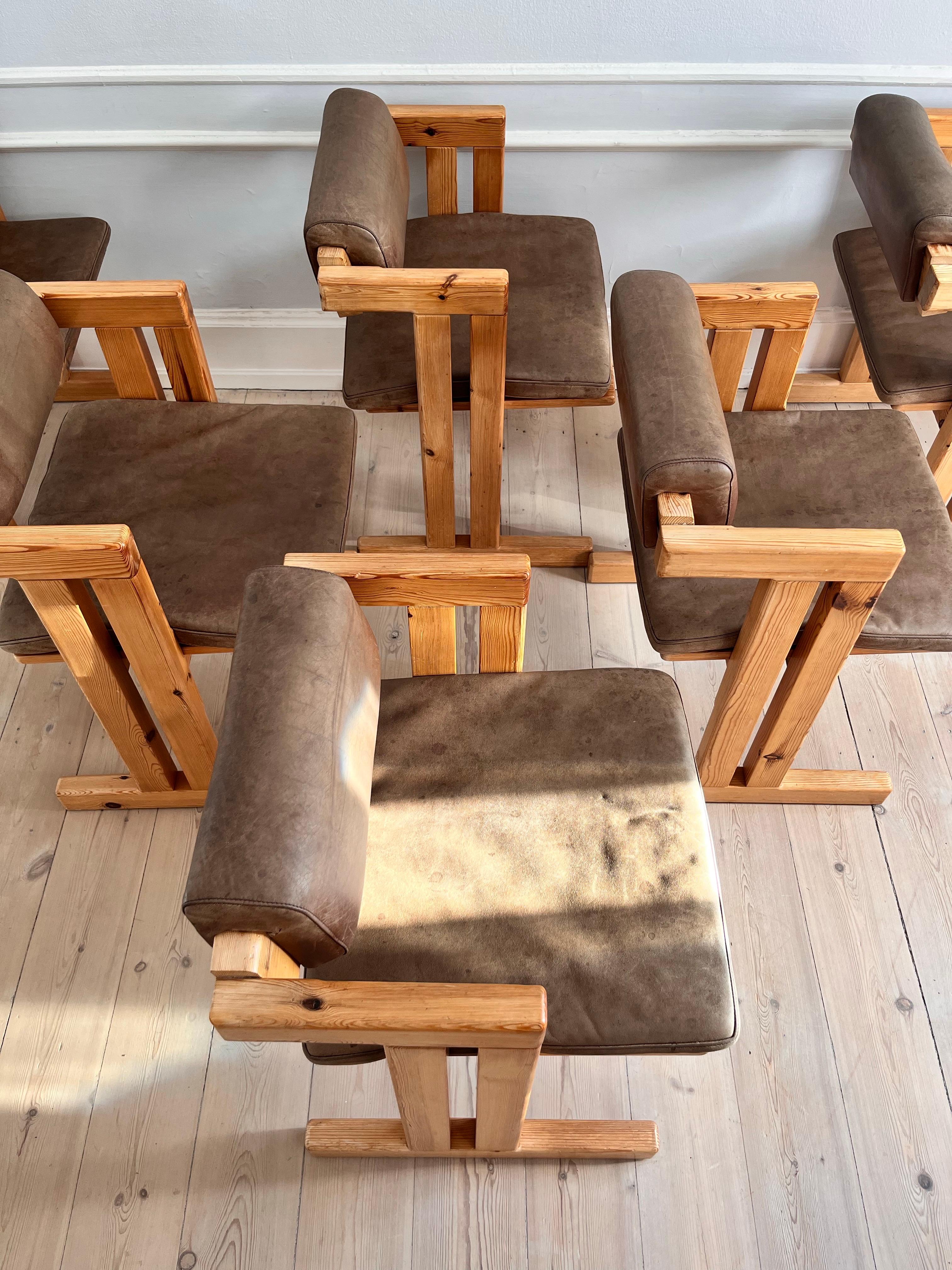 6 Scandinavian pine dining chairs with back and seat cushions in Buffalo leather In Good Condition In Copenhagen, DK