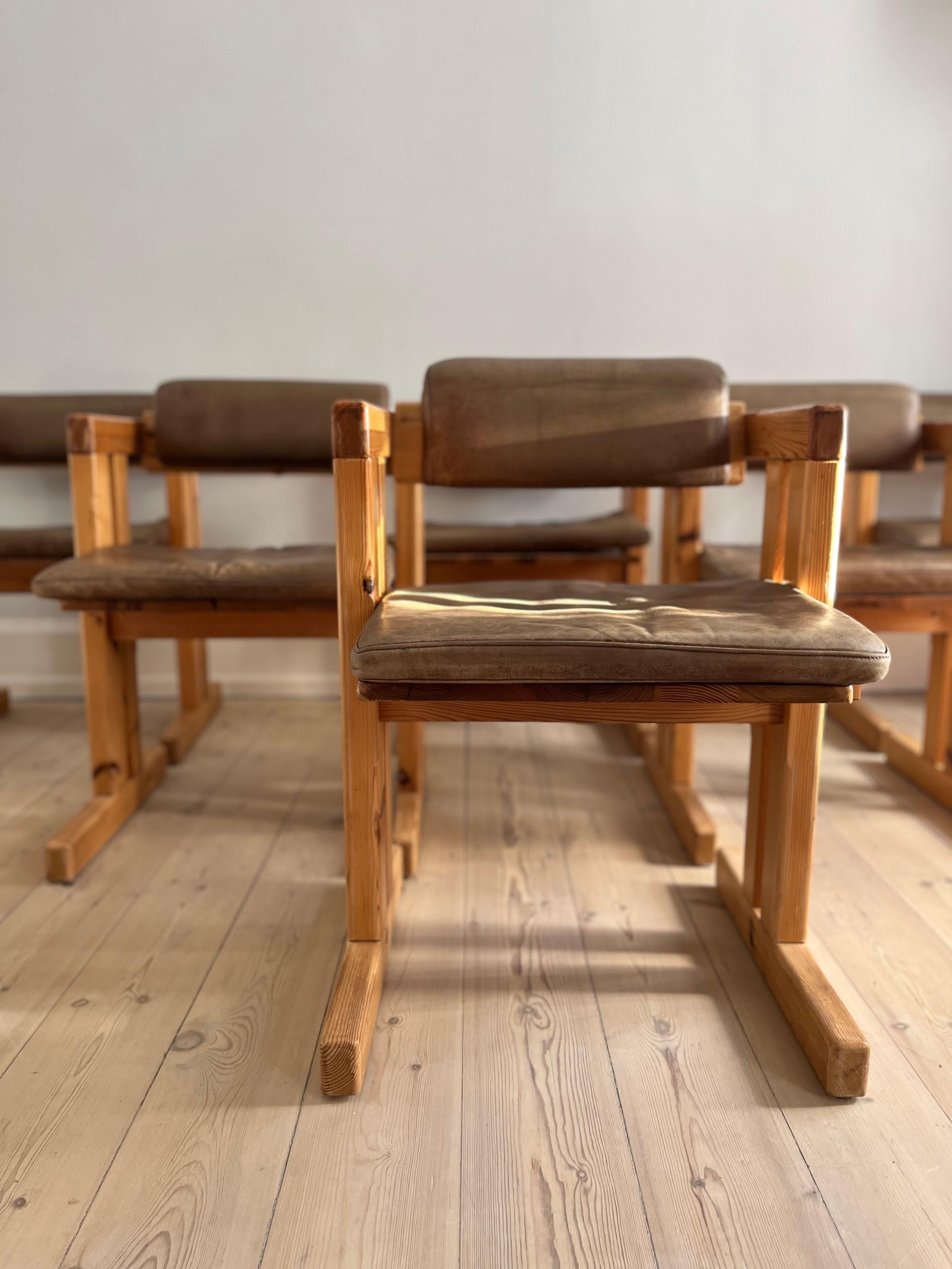 Leather 6 Scandinavian pine dining chairs with back and seat cushions in Buffalo leather