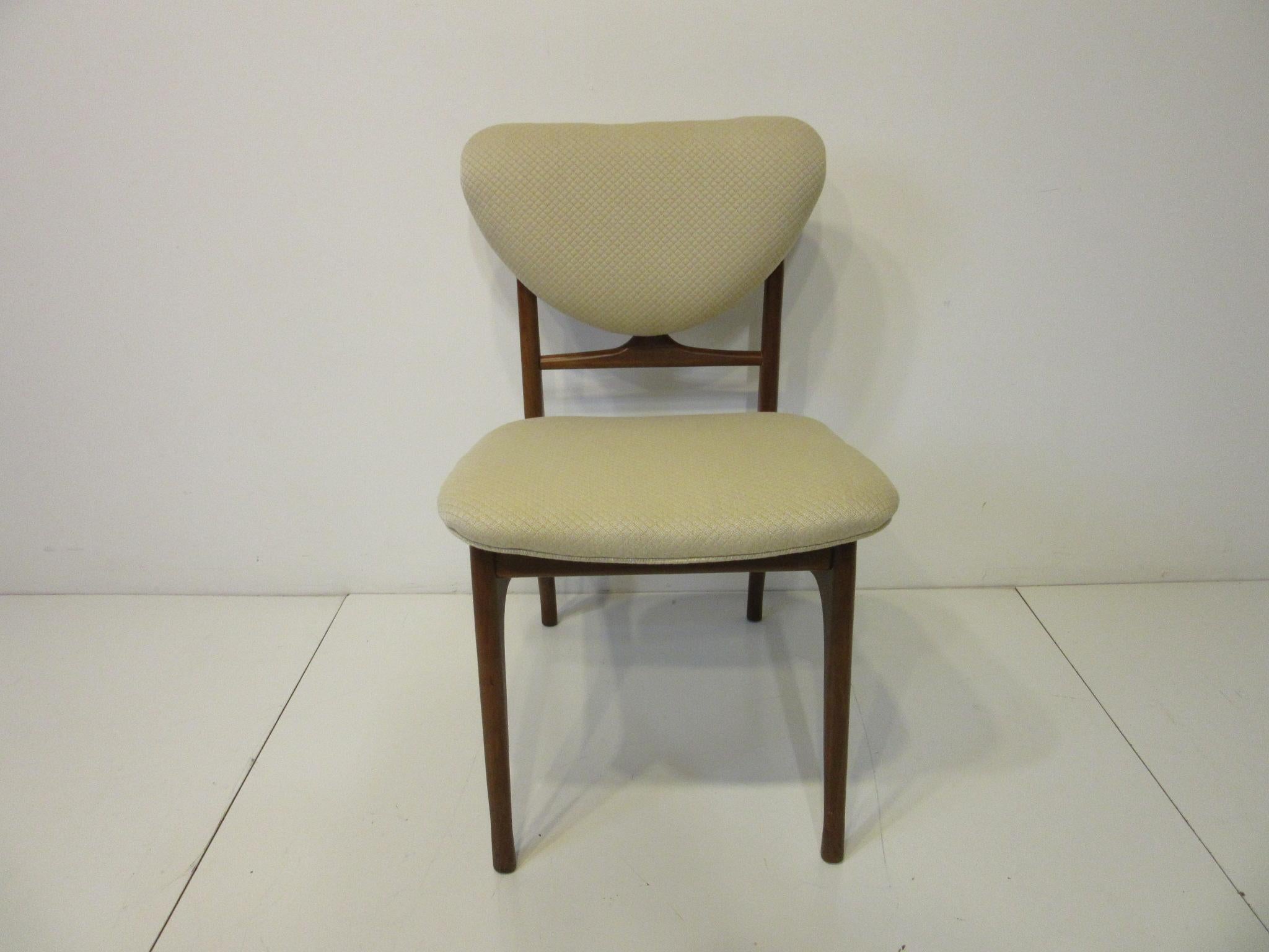 Mahogany 6 Sculptural Wood and Upholstered Dining Chairs in the style of Finn Juhl