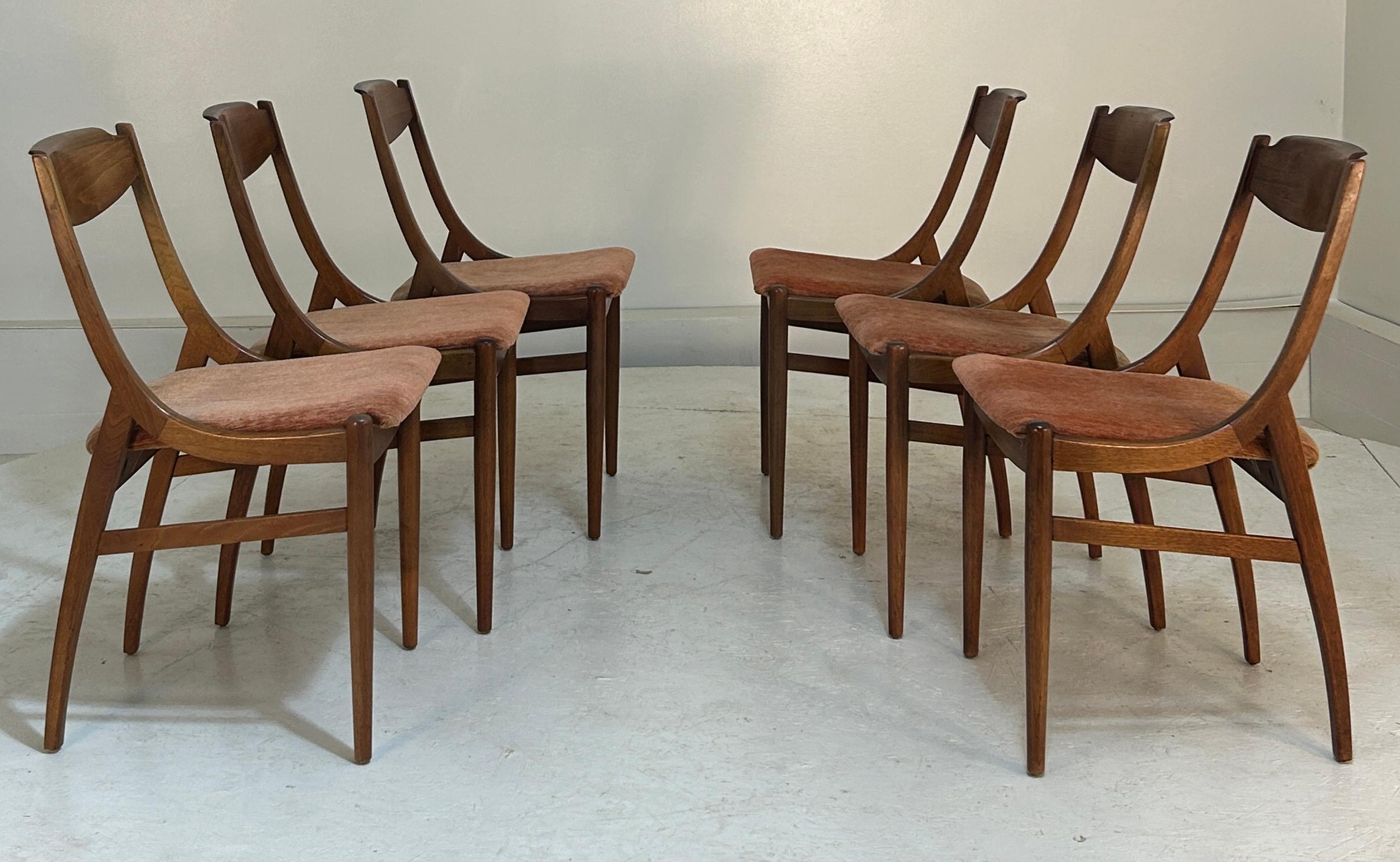 6 seater dining suite by Barney Flagg 8
