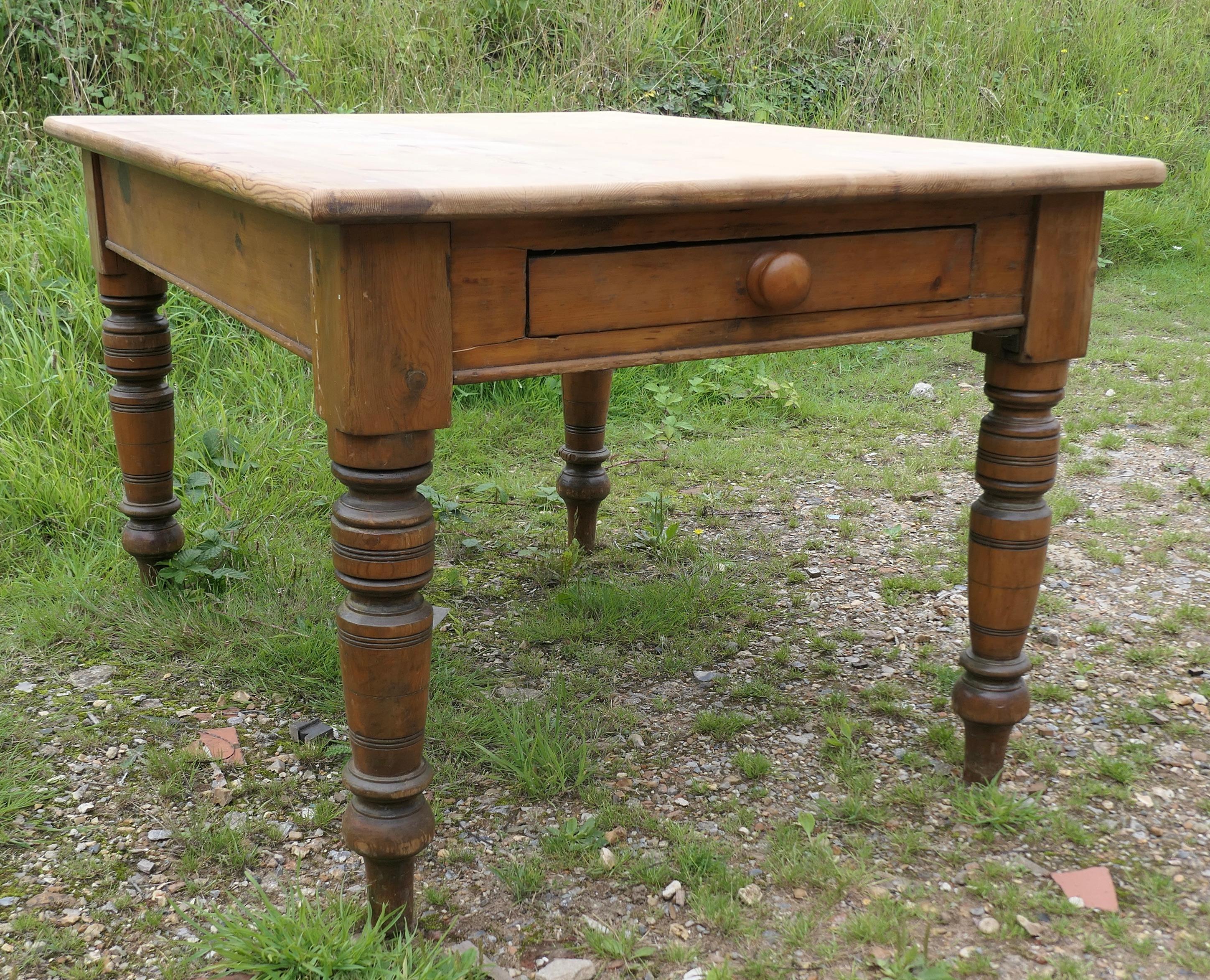 Late 19th Century 6 Seater Farmhouse Pine Table    This is a good Rustic Farmhouse table  For Sale