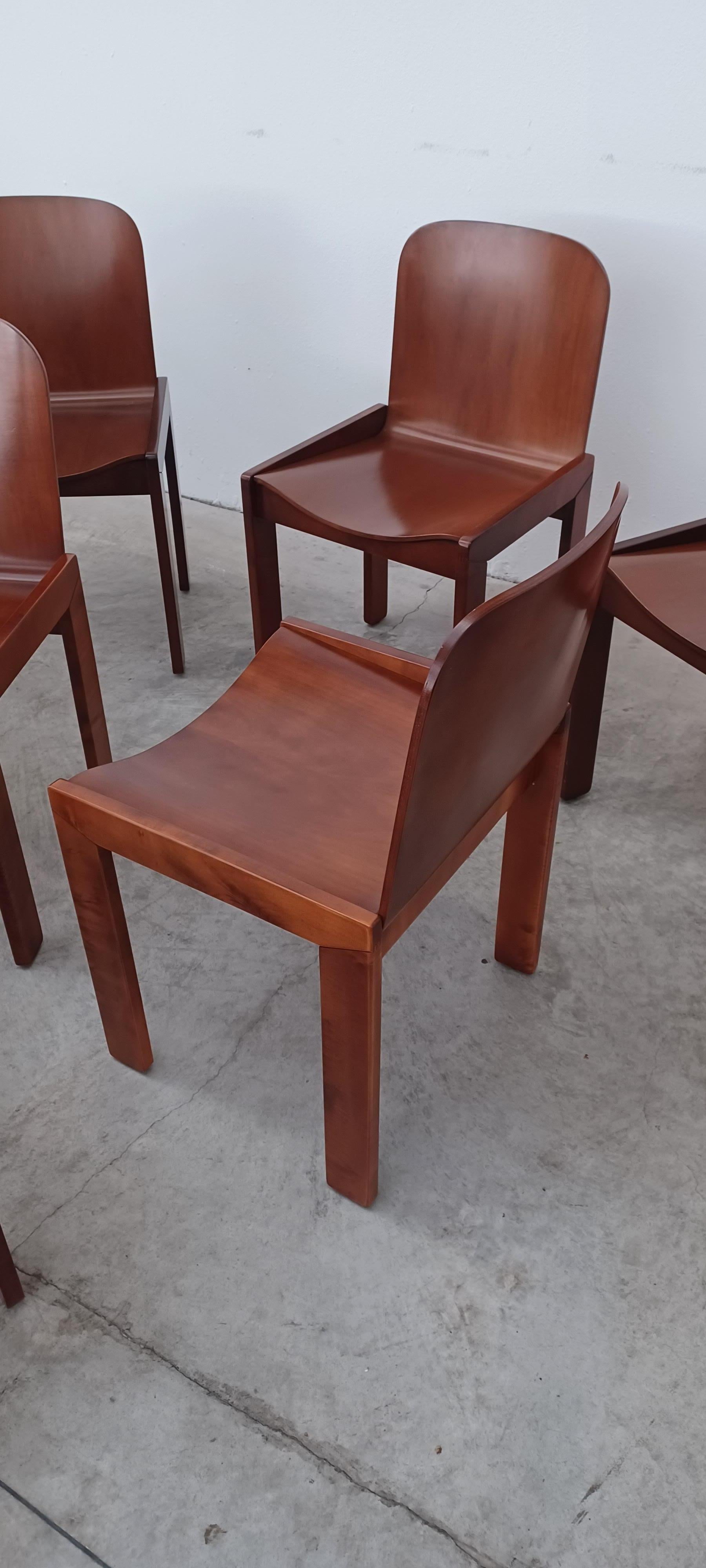 Postmoderne 6 chaises de salle à manger Molteni des années 1970 en vente