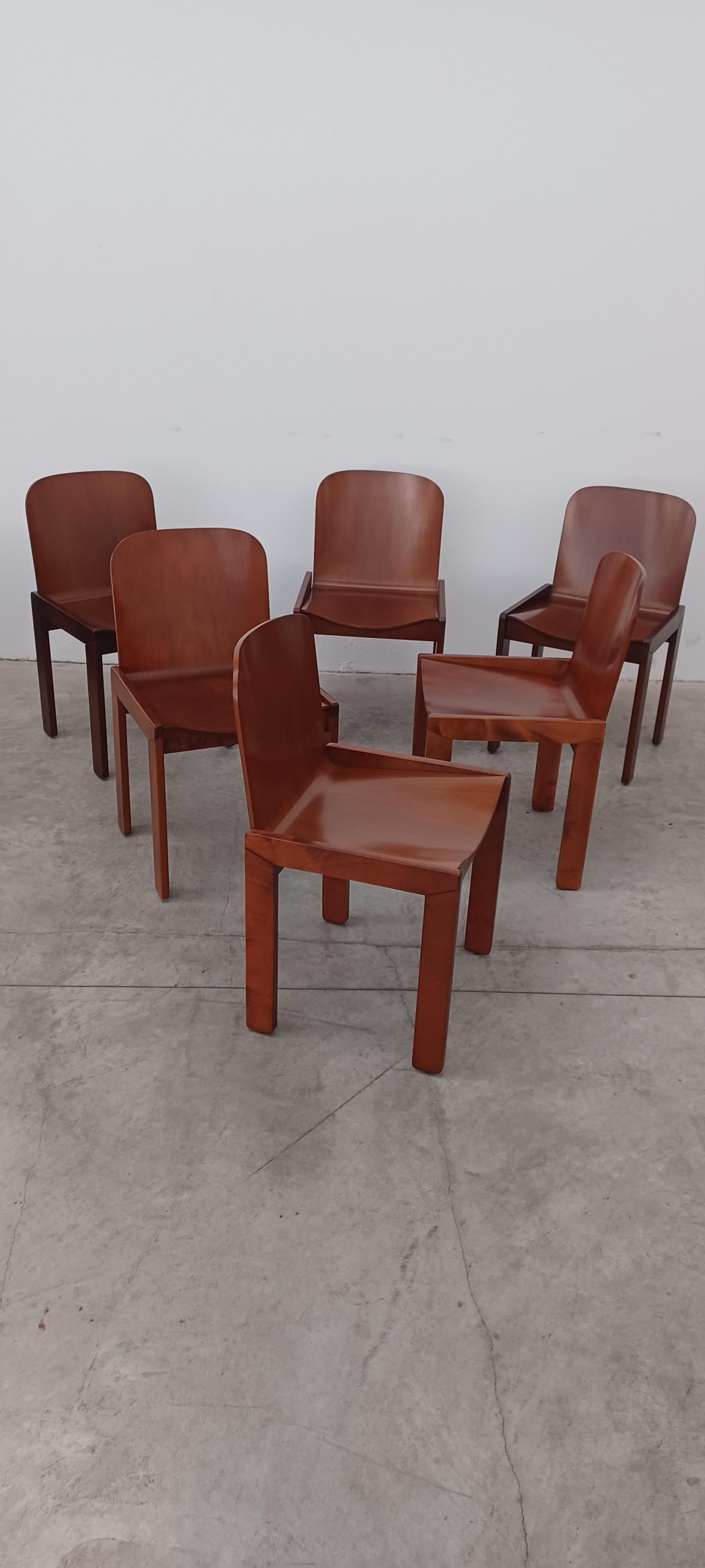 Noyer 6 chaises de salle à manger Molteni des années 1970 en vente