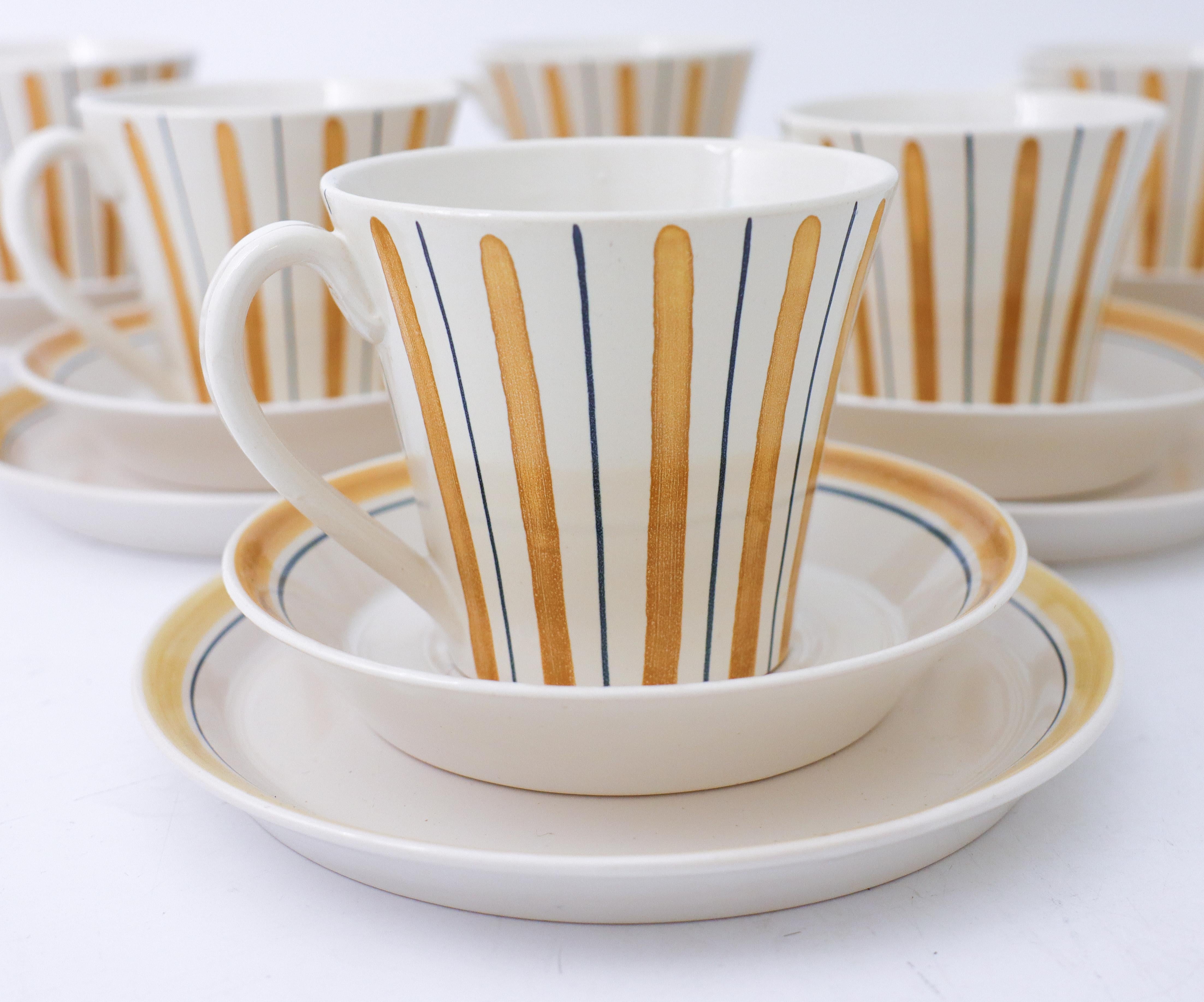 6 juegos de tazas de té con platillos y platos - 