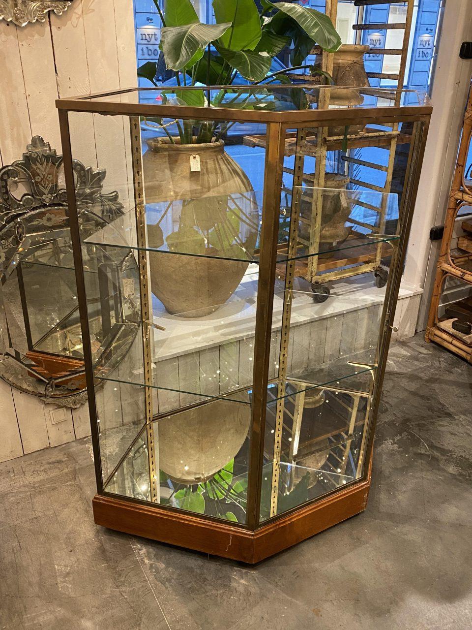 6 Sided Display Display Cabinet-Old Boutique Inventory-French Early 20th Century In Good Condition In Copenhagen K, DK