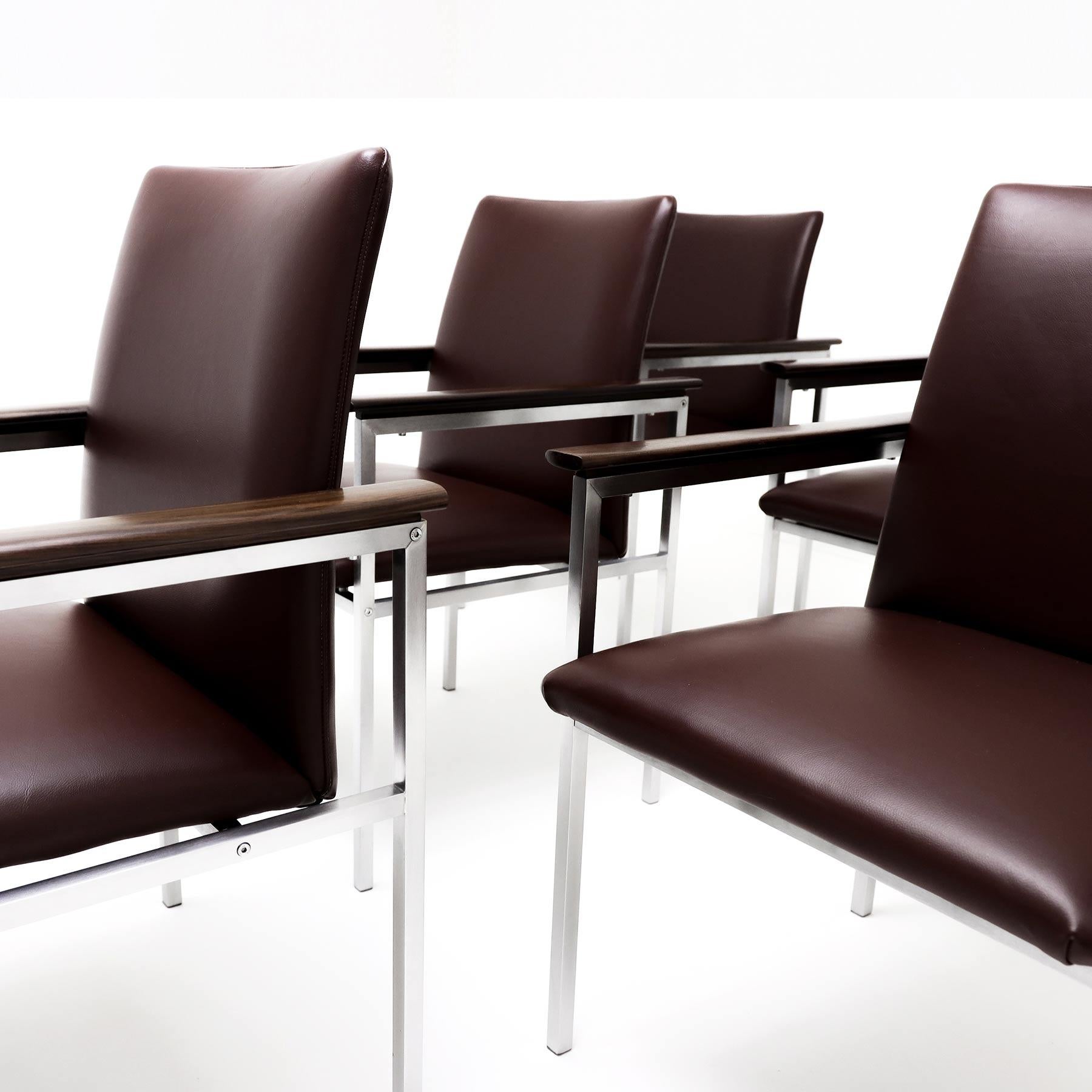 6 Sigvard Bernadotte H-line chairs in brushed steel, Walnut and leather In Good Condition For Sale In Highclere, Newbury