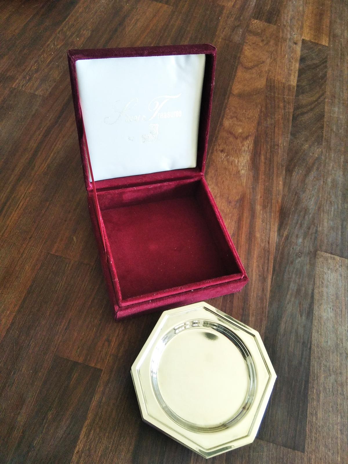 Romantic 6 Silver Coasters With Velvet Case, Midcentury For Sale