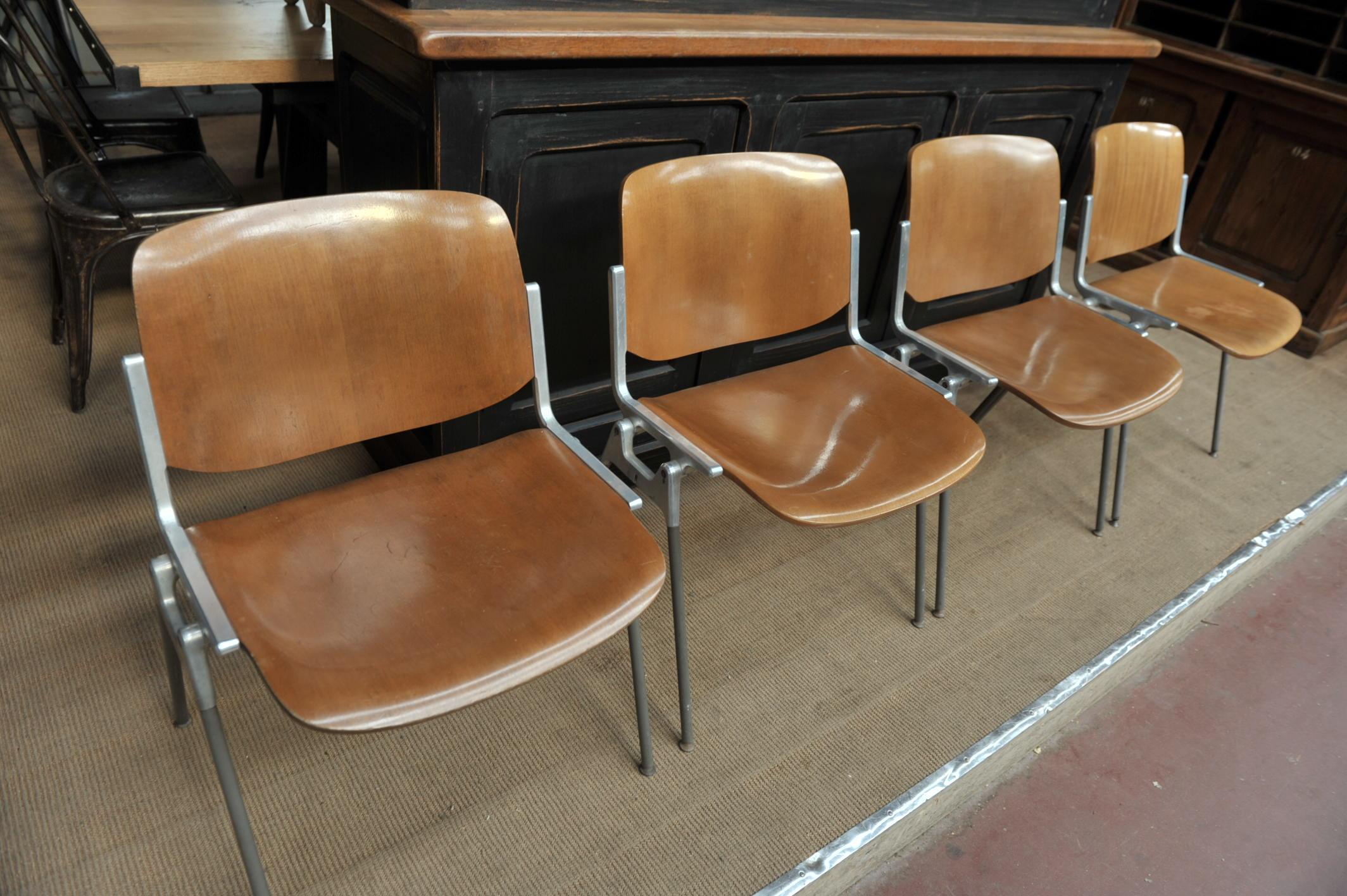  Italian design chairs by Giancarlo Piretti for Castelli,  plywood and aluminium.circa 1960 Made in Italy. 

