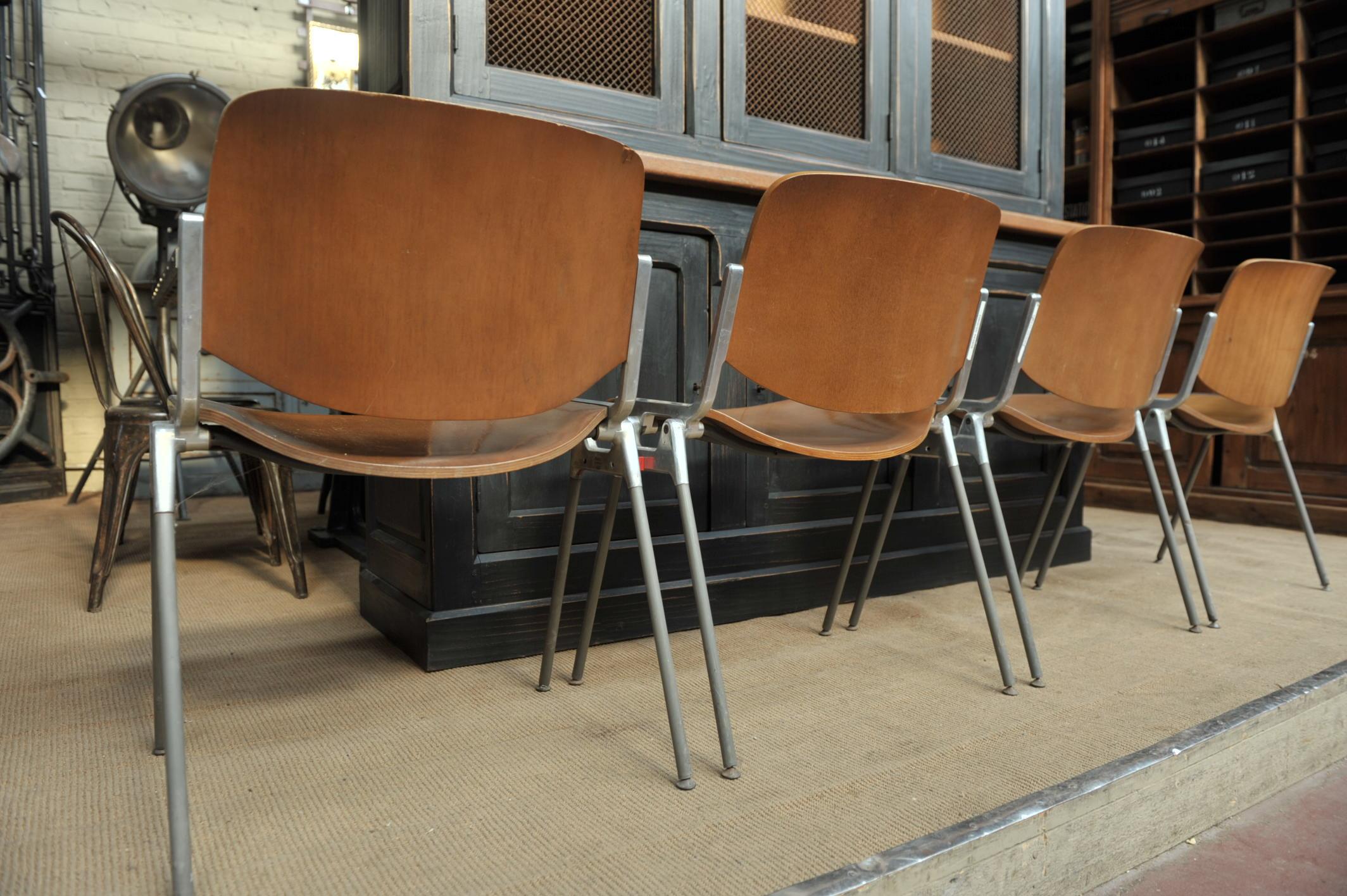 Mid-Century Modern 6 Stacking Chairs by Giancarlo Piretti for Castelli 1960s