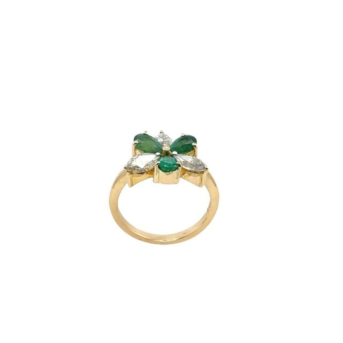 6-Stein-Ring mit 3 Marquise-Diamanten und 3 birnenförmigen Smaragden aus 18 Karat Gelbgold im Angebot 1