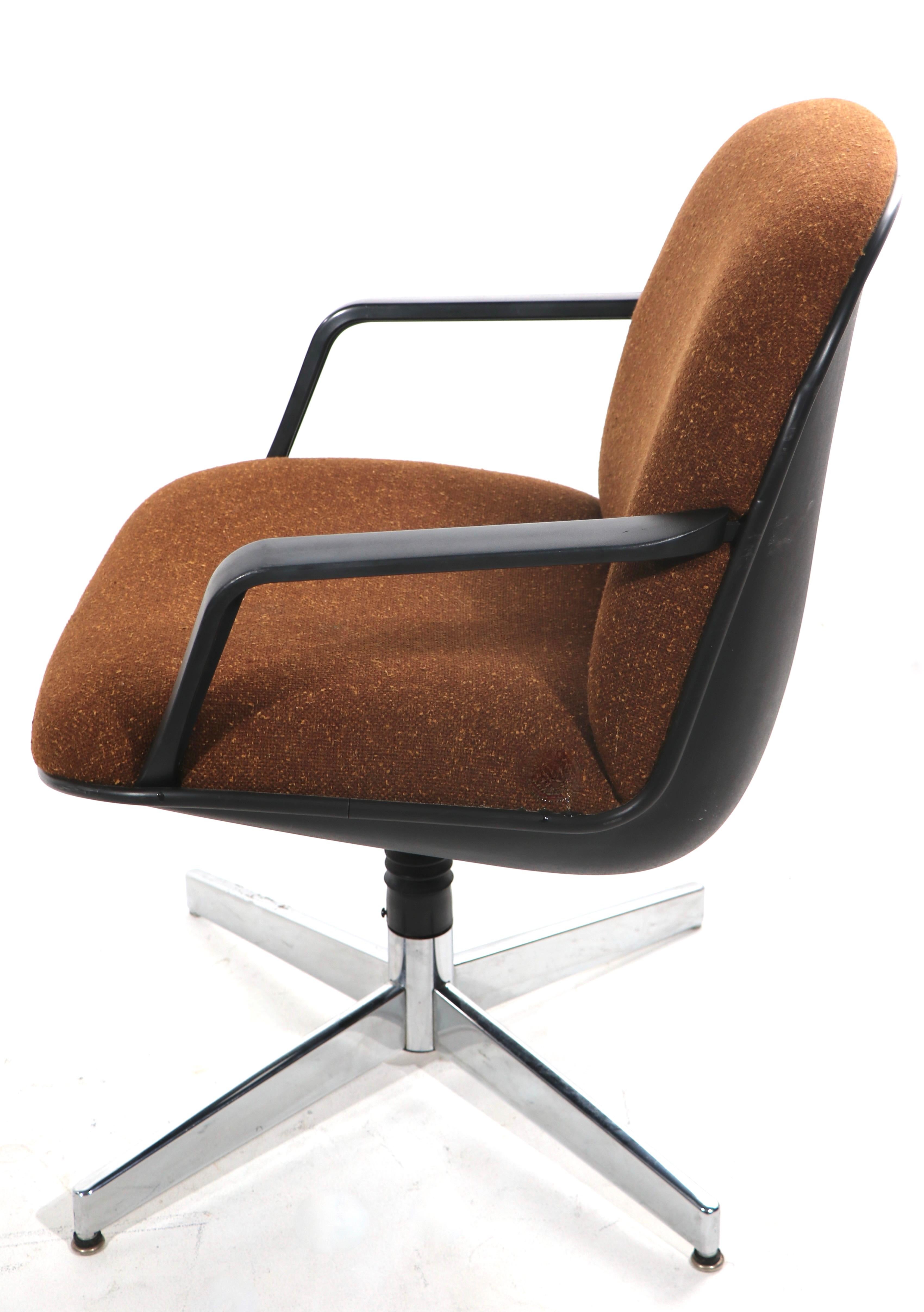 6 Schwenkbarer Büroarm  Stühle aus braunem Tweed von Hon (Postmoderne) im Angebot