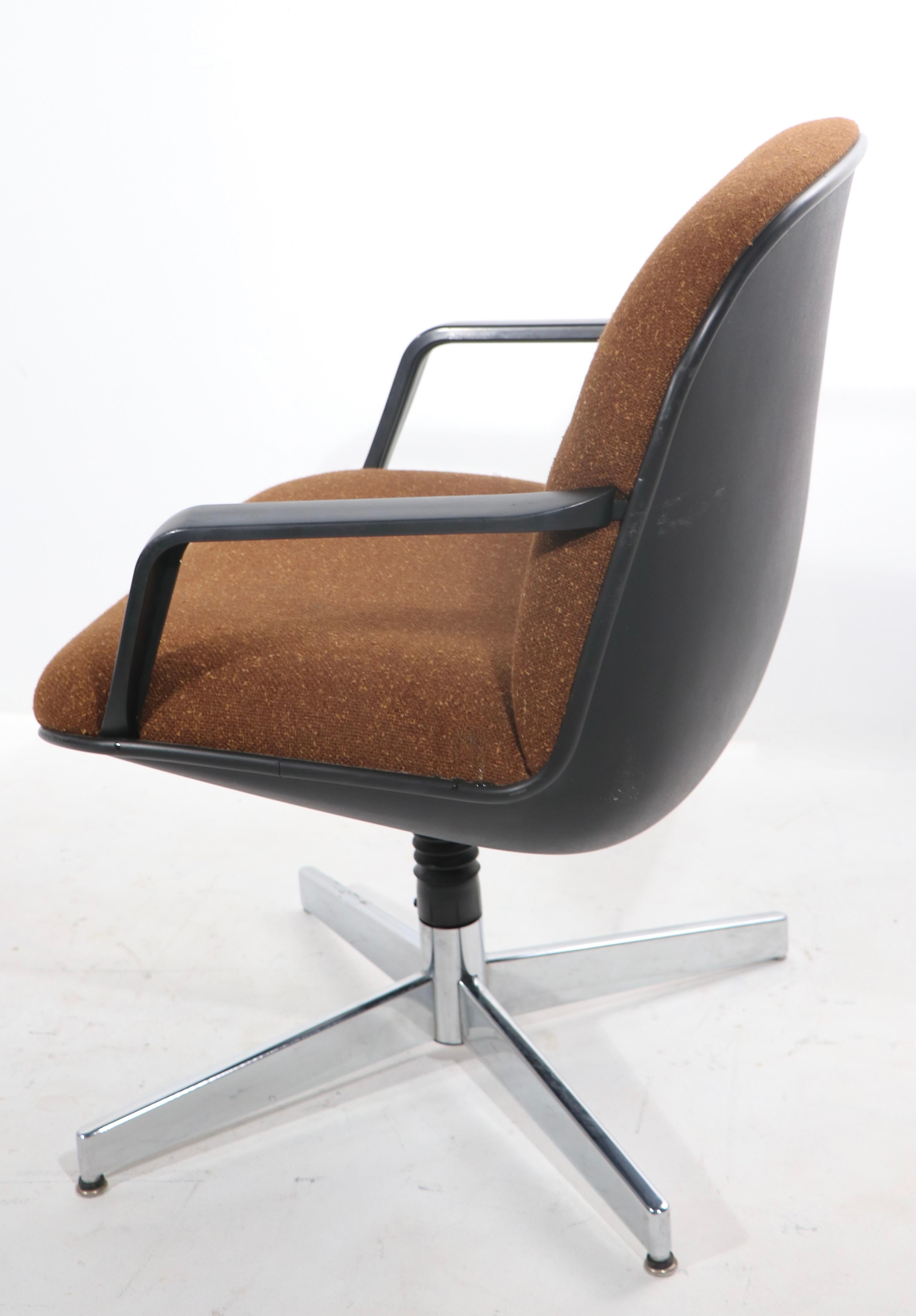 6 Schwenkbarer Büroarm  Stühle aus braunem Tweed von Hon (amerikanisch) im Angebot