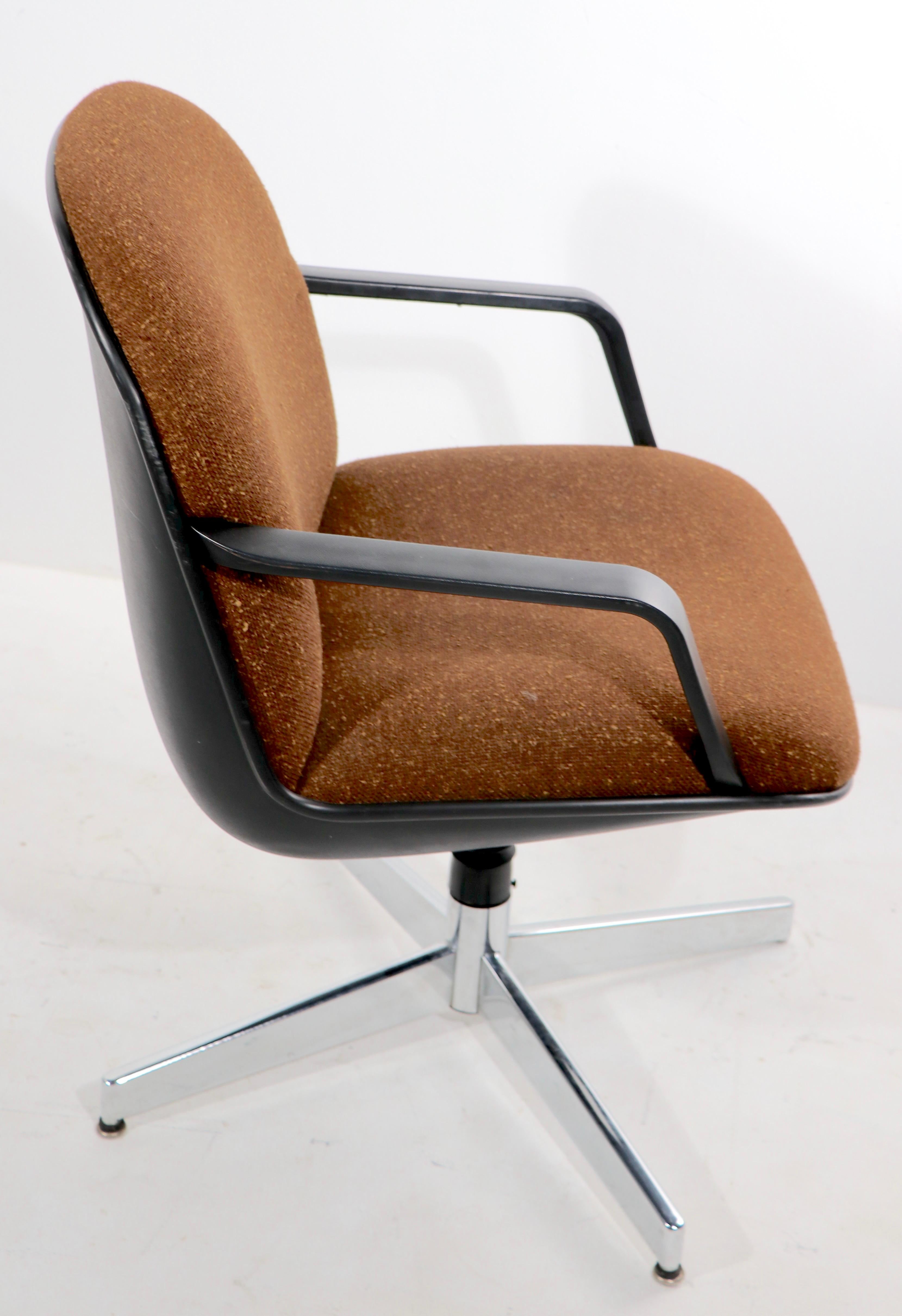 6 Schwenkbarer Büroarm  Stühle aus braunem Tweed von Hon im Zustand „Gut“ im Angebot in New York, NY
