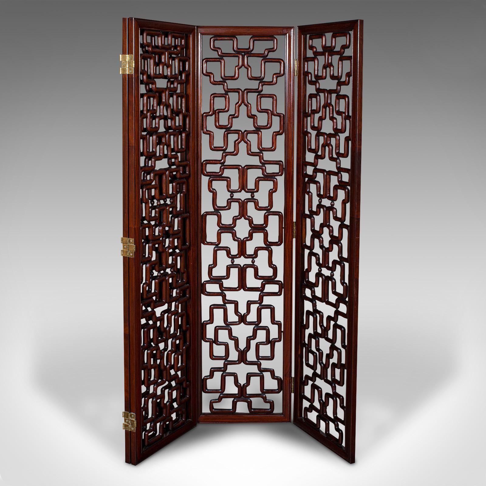 6' Tall Vintage Room Divider, Japanese, 4 Fold Screen, Mid Century, Circa 1950 In Good Condition For Sale In Hele, Devon, GB
