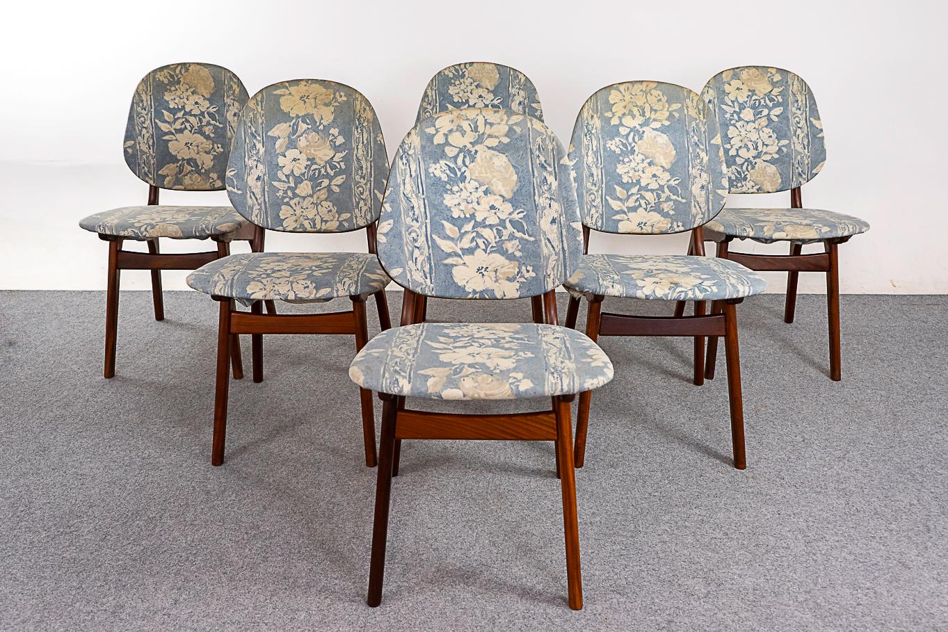 6 Teak Dining Chairs by Arne Hovmand-Olsen For Sale 3