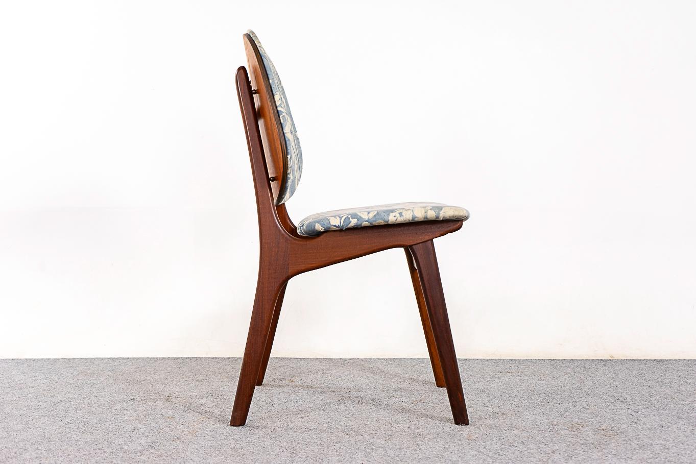 Milieu du XXe siècle 6 chaises de salle à manger en teck d'Arne Hovmand-Olsen en vente