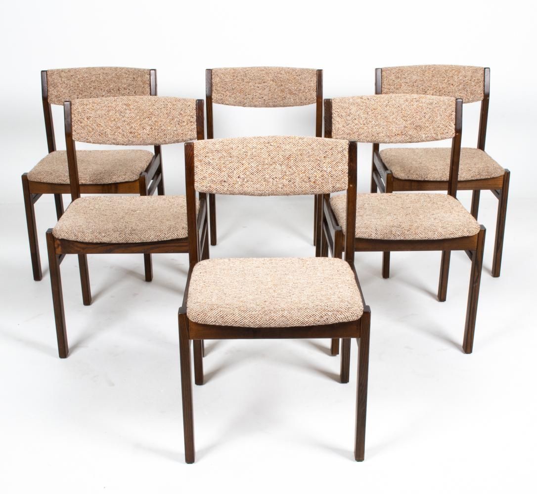 Dine in comfort and style with this fabulous set of (6) Danish mid-century dining chairs manufactured by Thorso Stolefabrik. Comprised of all side chairs, this slim-profiled seating set is ideal for apartment living or a petite proportioned dining