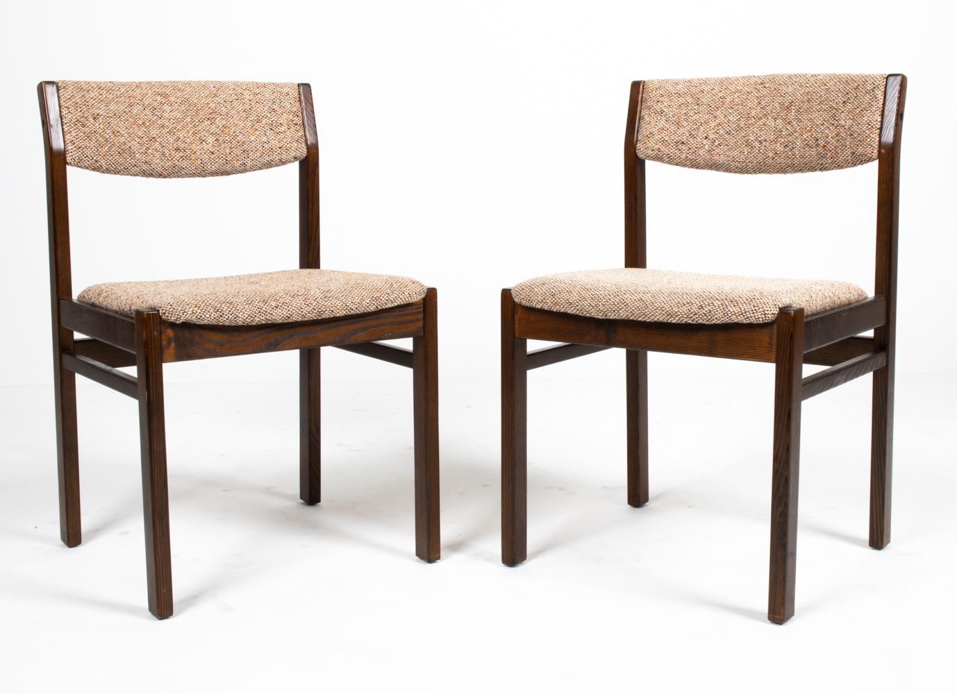 Tacheté (6) Chaises de salle à manger en chêne danois du milieu du siècle Thorsø Model 6 en vente