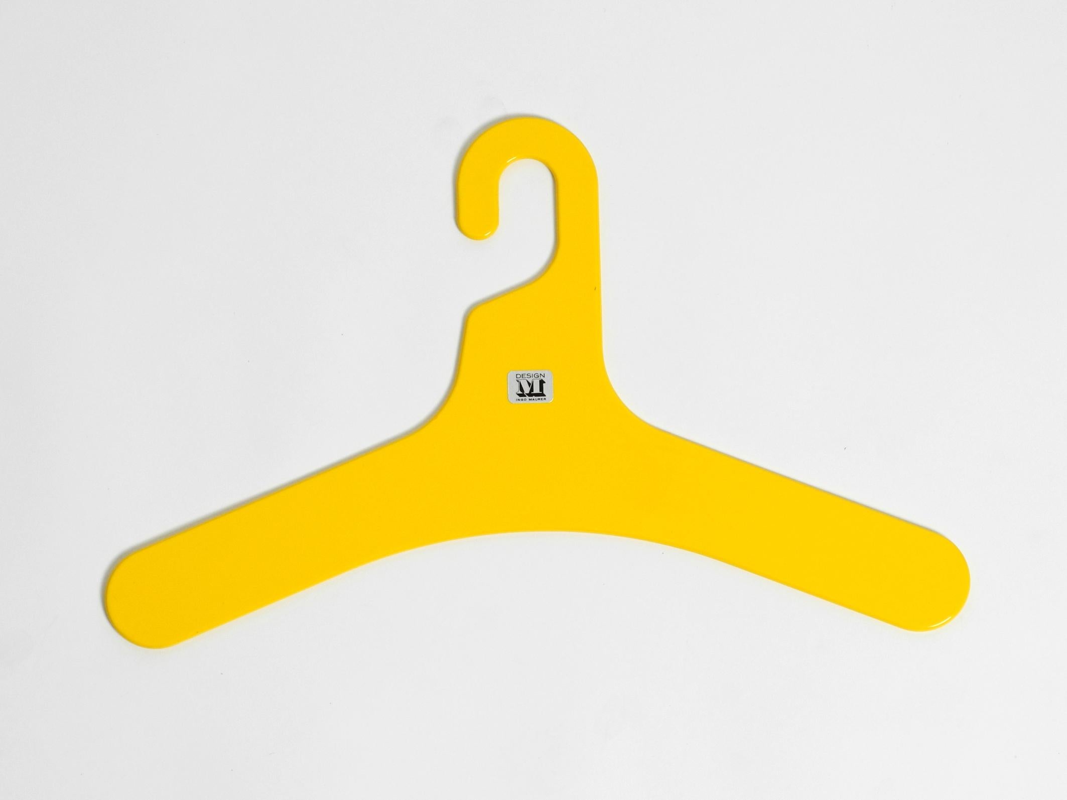 6 unused 1970s yellow and green plastic hangers by Ingo Maurer for Design M 4