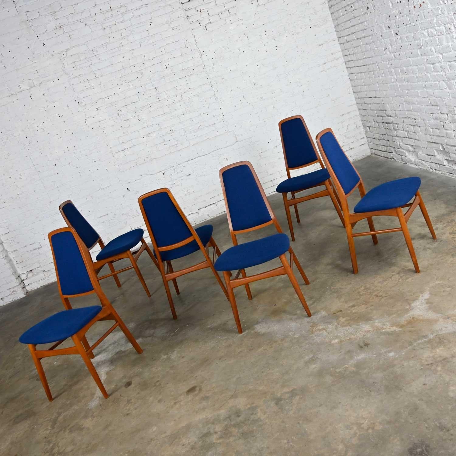 Magnificent set of 6 vintage Vamdrup Stolefabrik Scandinavian Modern teak & blue hopsack fabric dining chairs in the style of the Eva chair by Niels Koefoed. Beautiful condition, keeping in mind that these are vintage and not new so will have signs