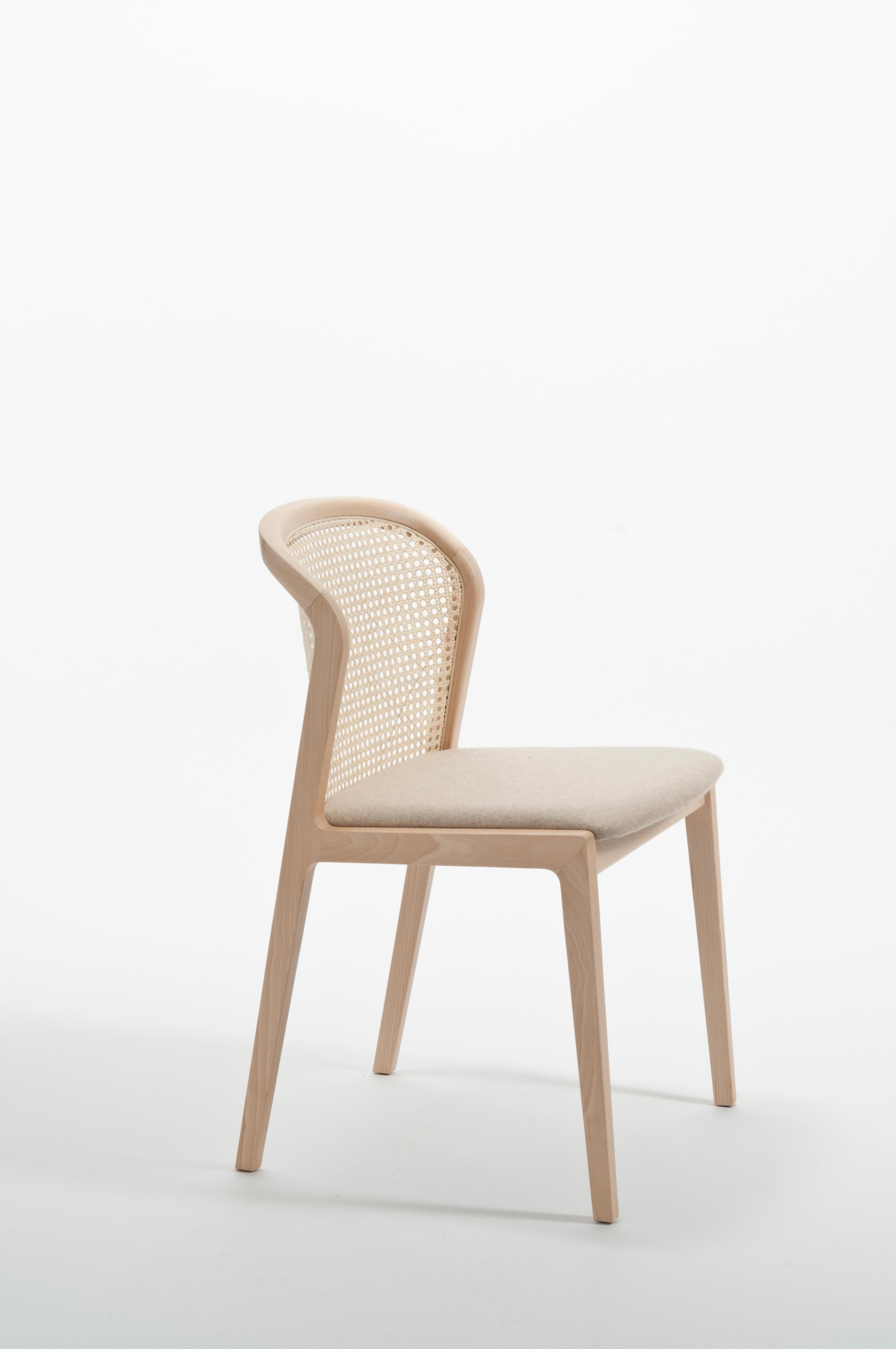 Modern Vienna Chair, set of 6,  in Beech and Straw, Beige Padded Seat, Made in Italy For Sale