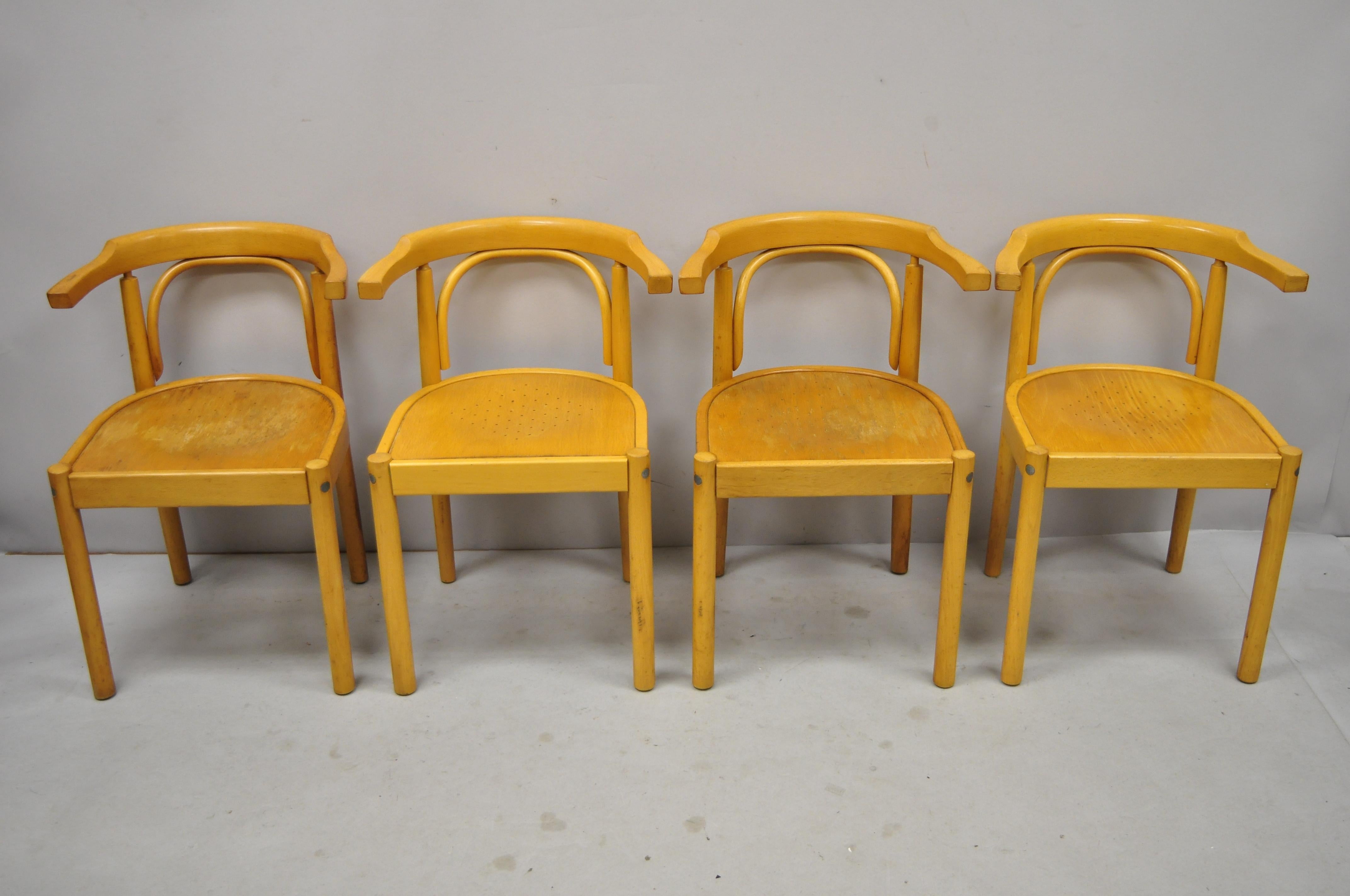 6 vintage Bentwood Thonet style Parlor dining cafe bistro chairs. Listing includes barrel back bentwood frames, perforated seats, very nice vintage item, great style and form, circa mid-20th century. Measurements: 28