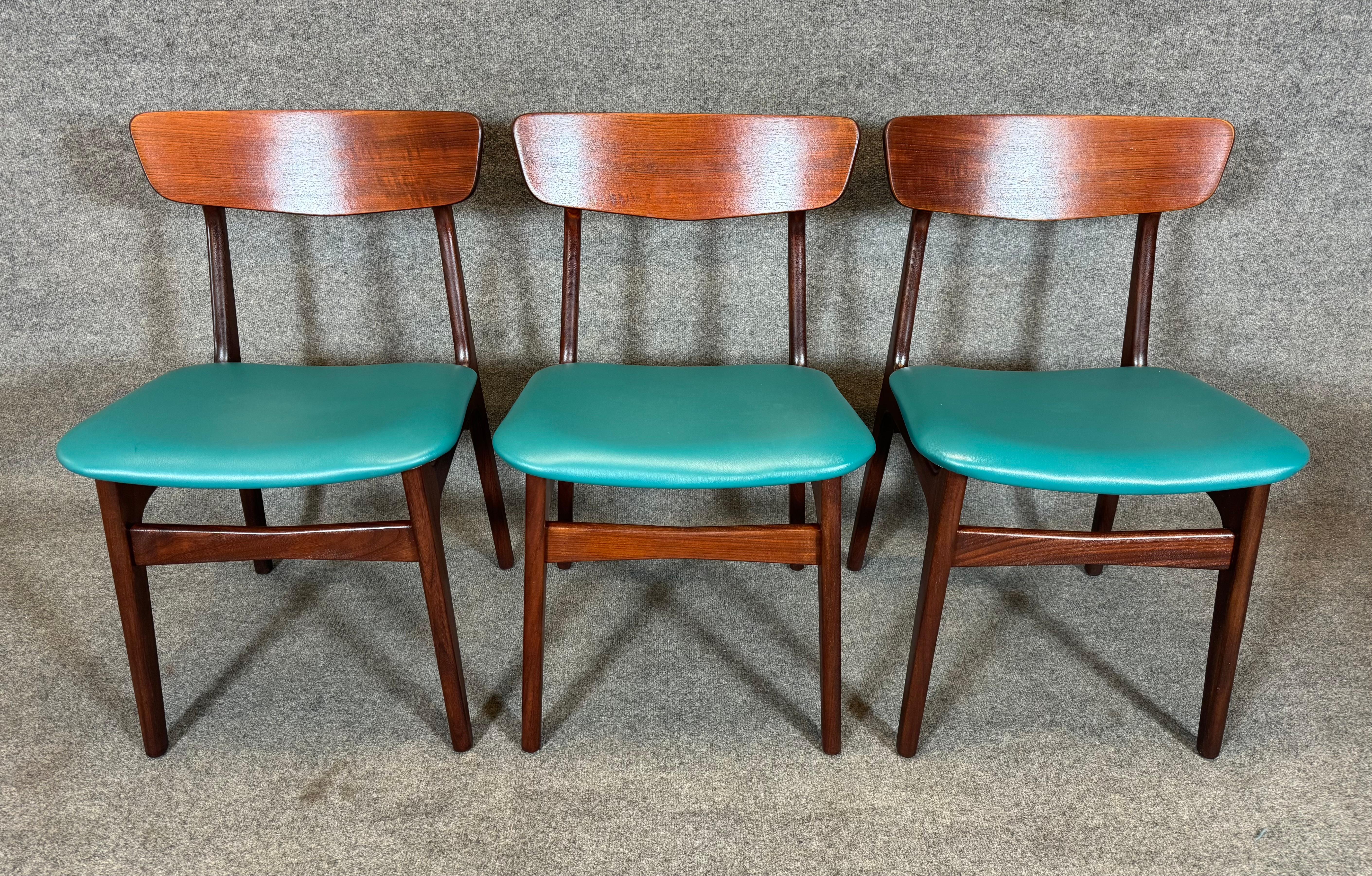 6 Vintage Danish Mid Century Modern Teak Dining Chairs by Schønning & Elgaard For Sale 1