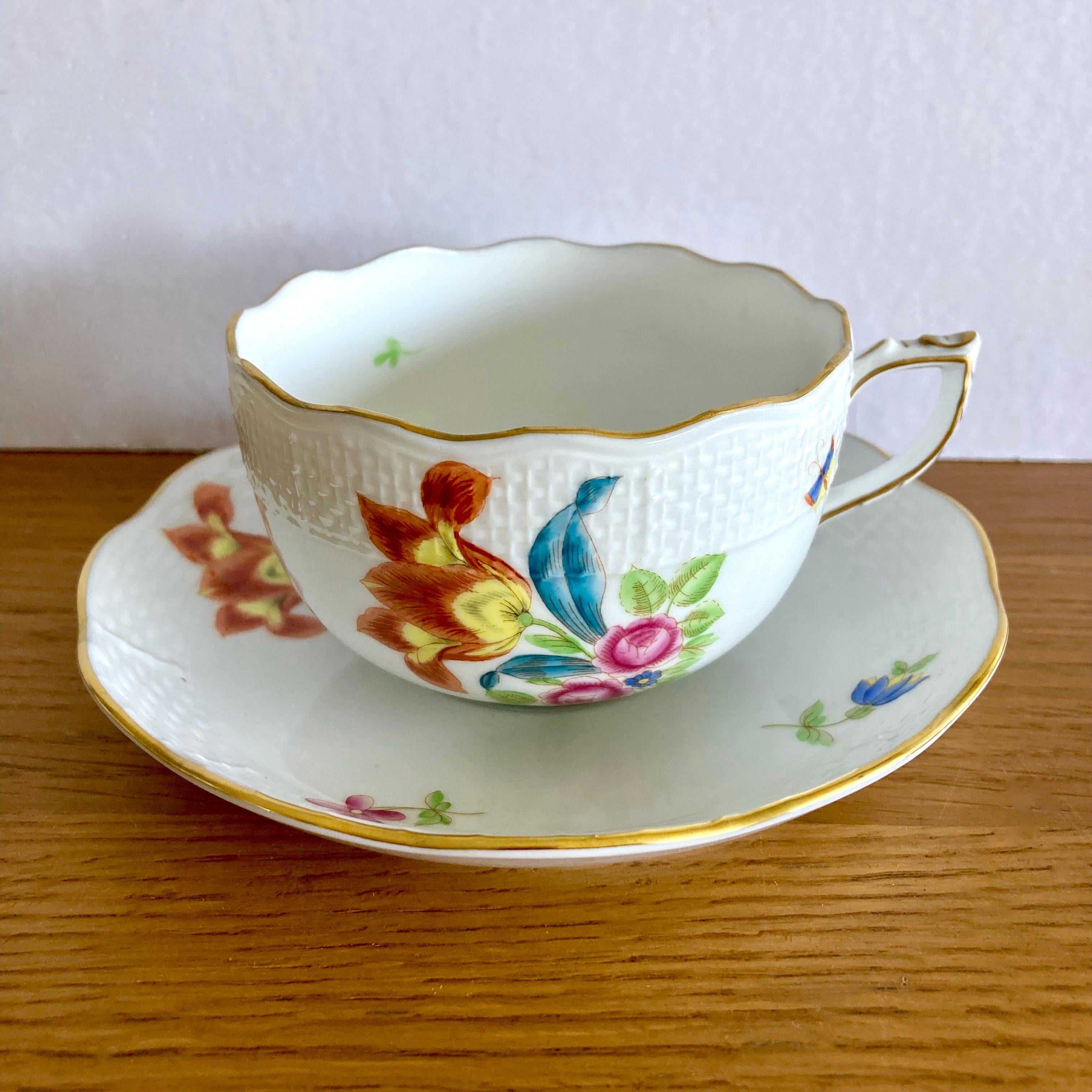 6 Tazas de Té Vintage Húngaras de Herend #724, Pájaro Rotschild y Ramo Sajón Pintado a mano en venta