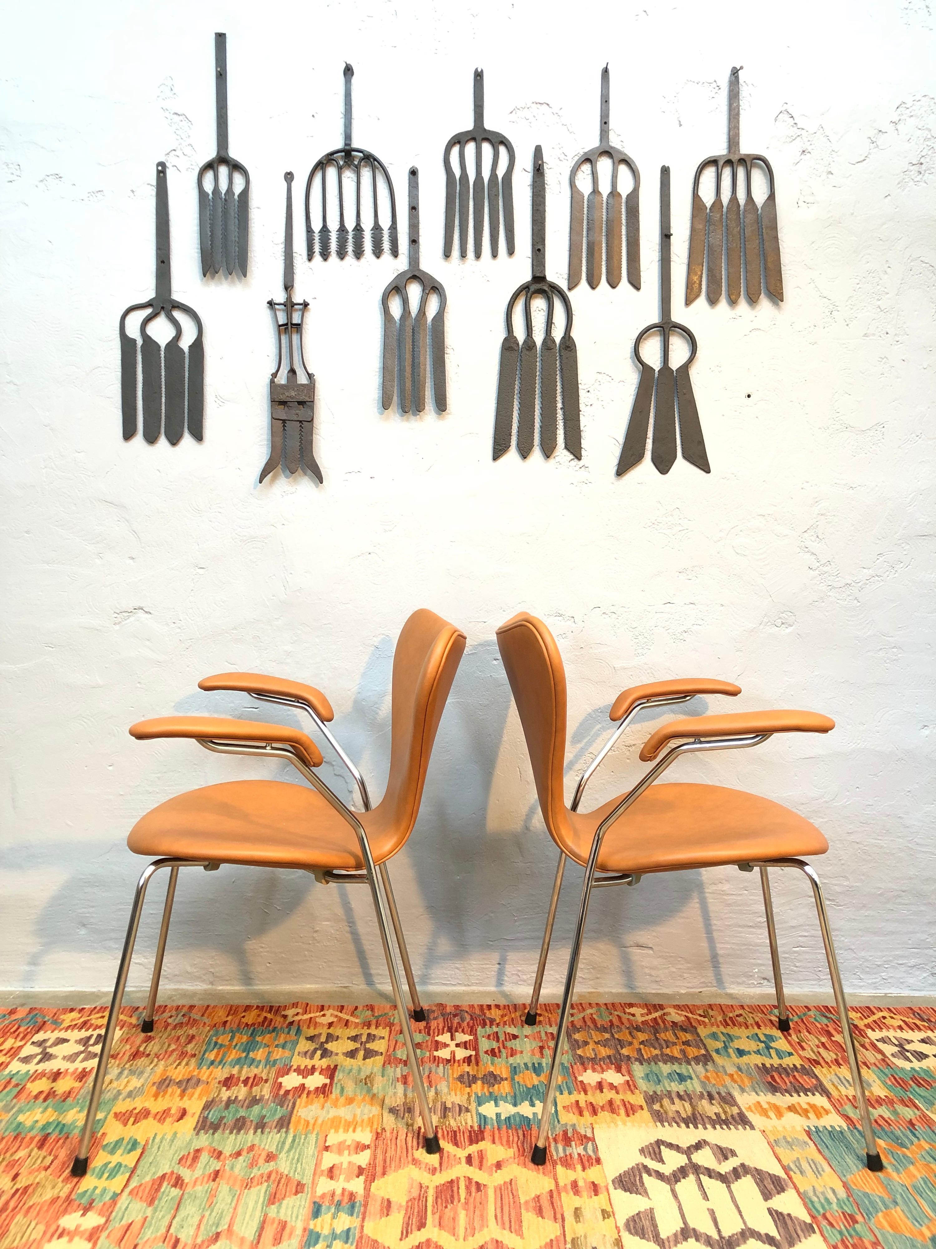 Mid-Century Modern 6 Vintage Iconic Chairs by Arne Jacobsen for Fritz Hansen in Leather