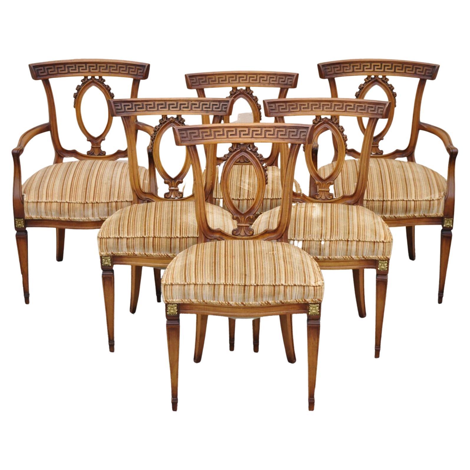 6 chaises de salle à manger italiennes néoclassiques vintage Hollywood Regency en noyer à motif clé grecque en vente