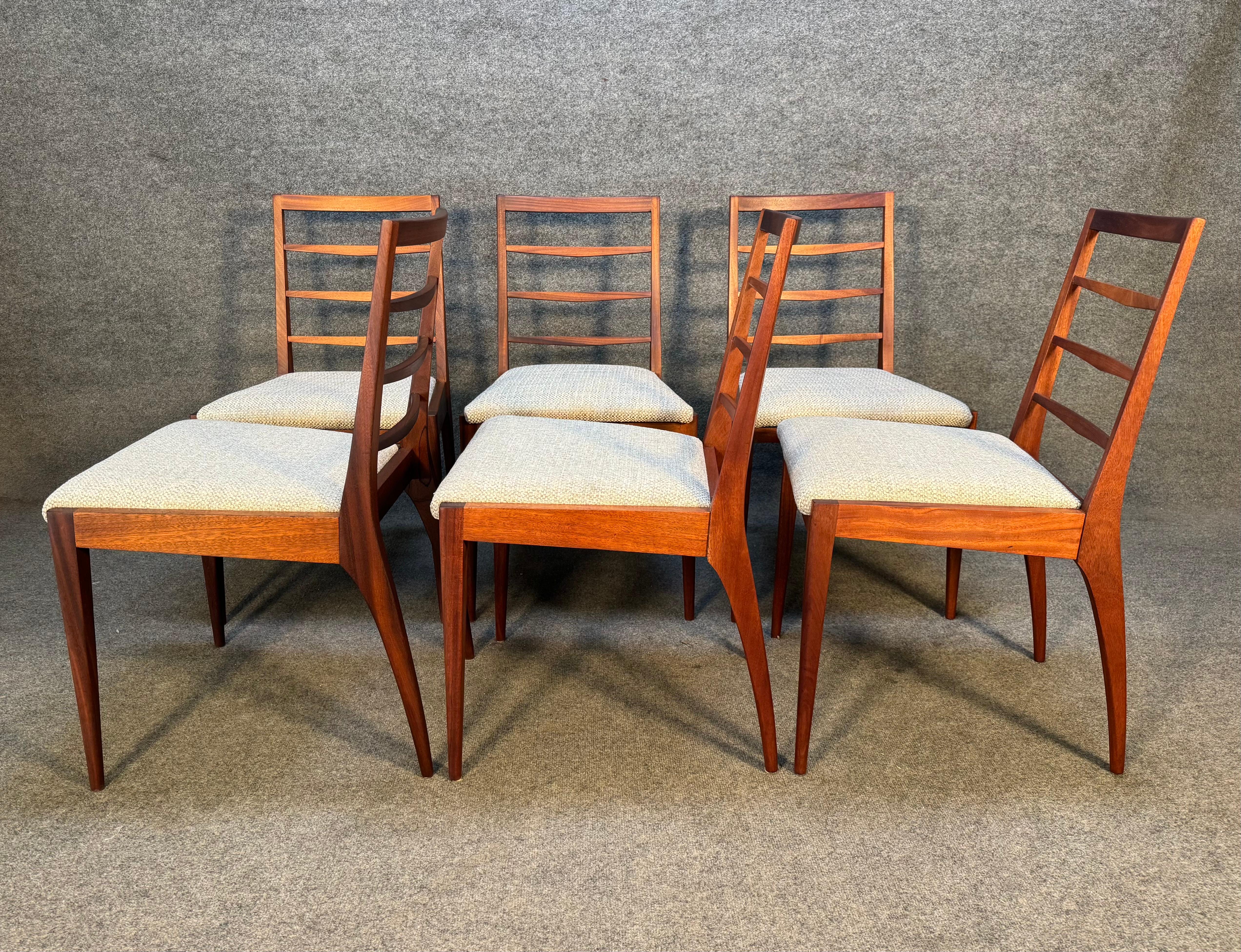 Acajou 6 chaises de salle à manger vintage en acajou mi-siècle moderne par McIntosh en vente