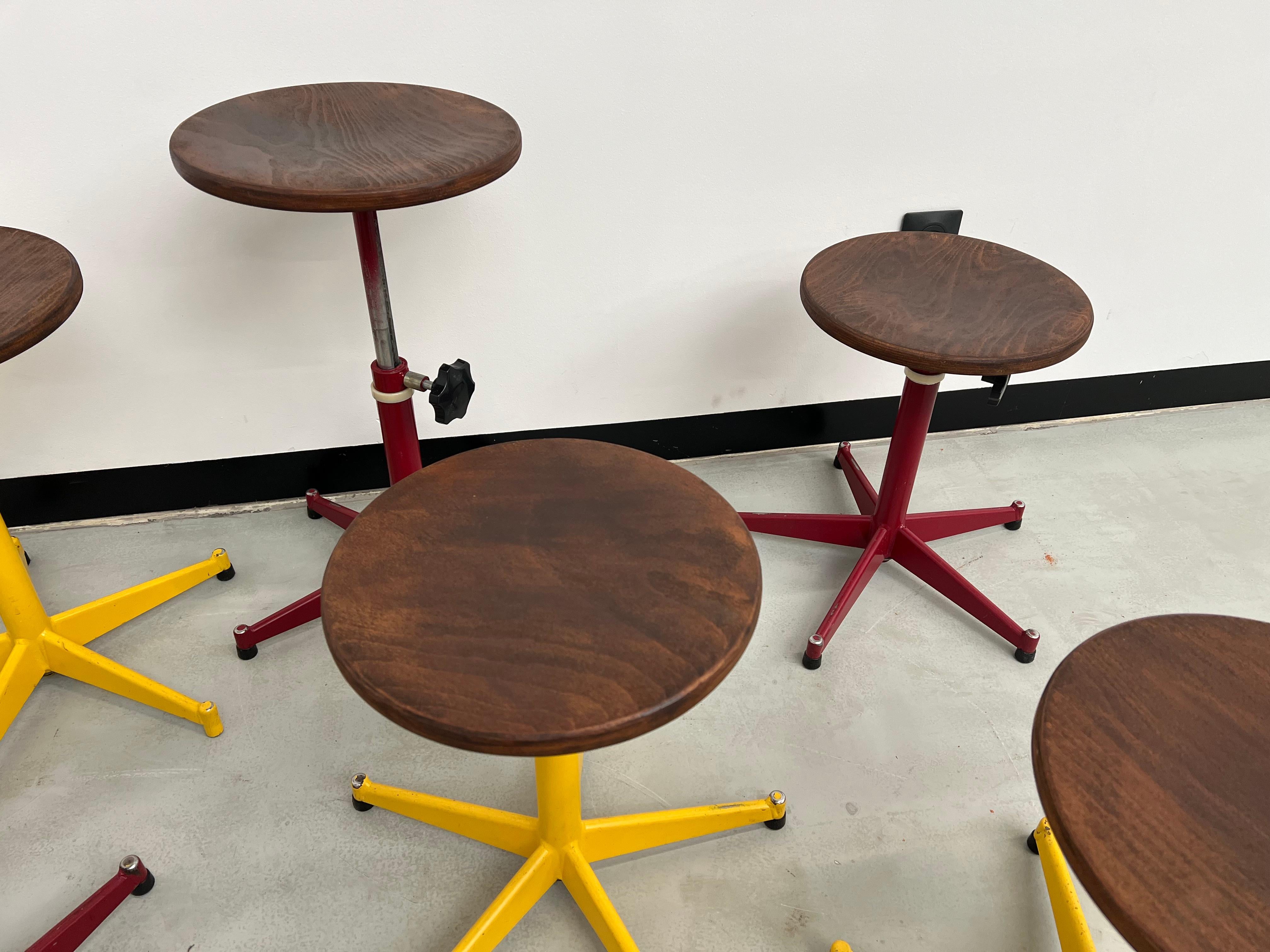 6 vintage stools from a french school, 50's For Sale 4