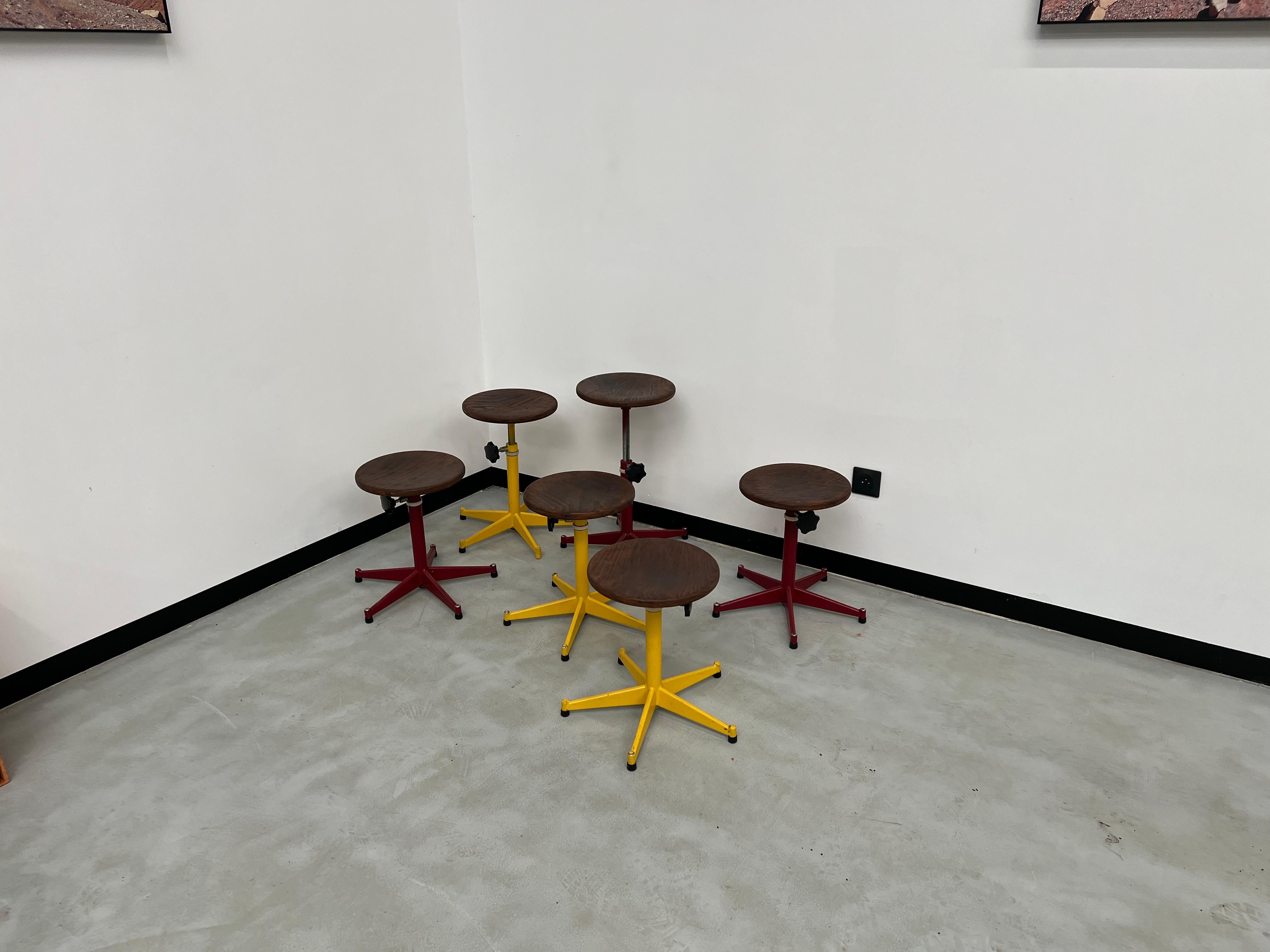 6 vintage stools from a french school, 50's In Good Condition For Sale In LYON, FR