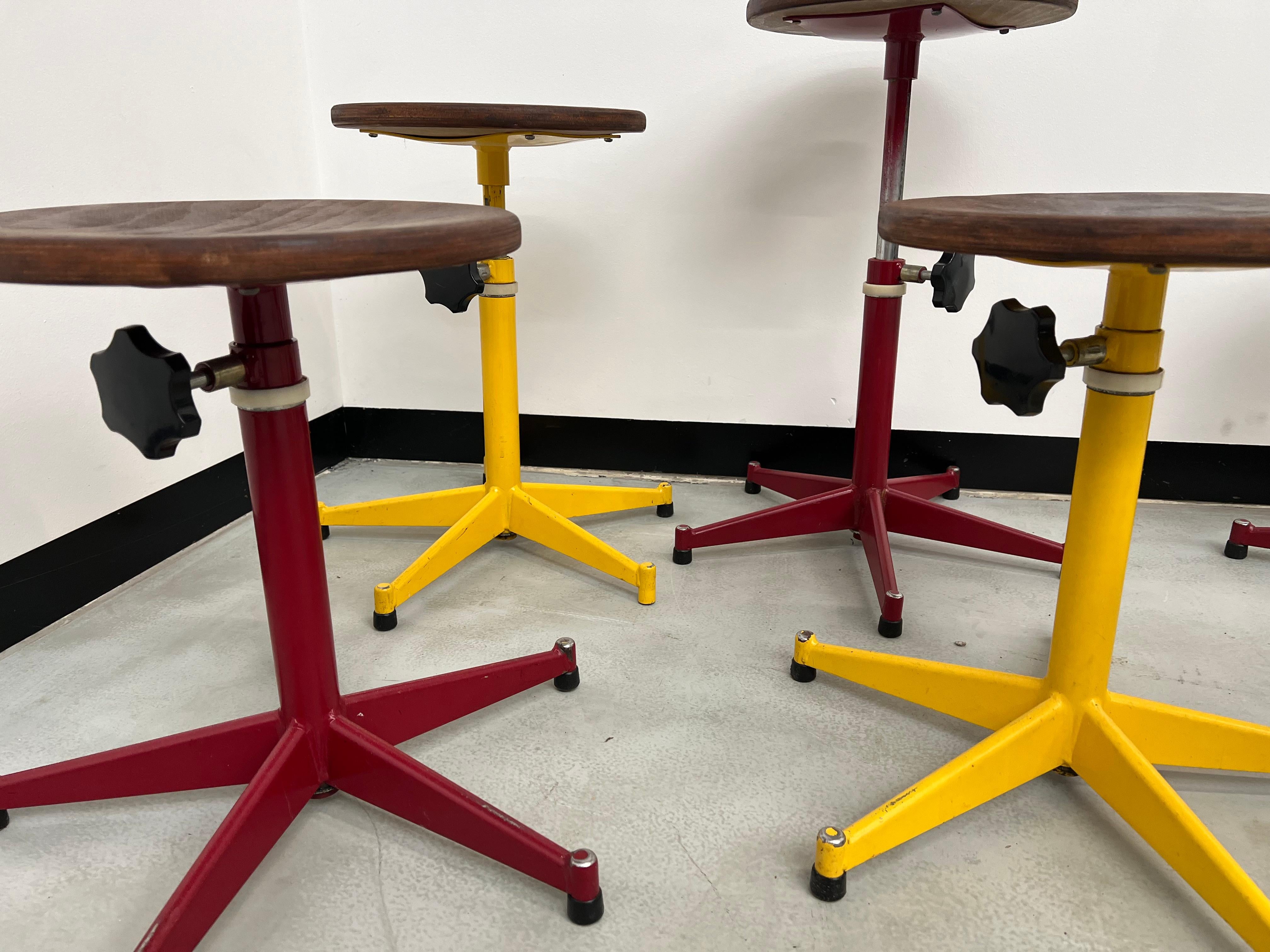 6 vintage stools from a french school, 50's For Sale 1
