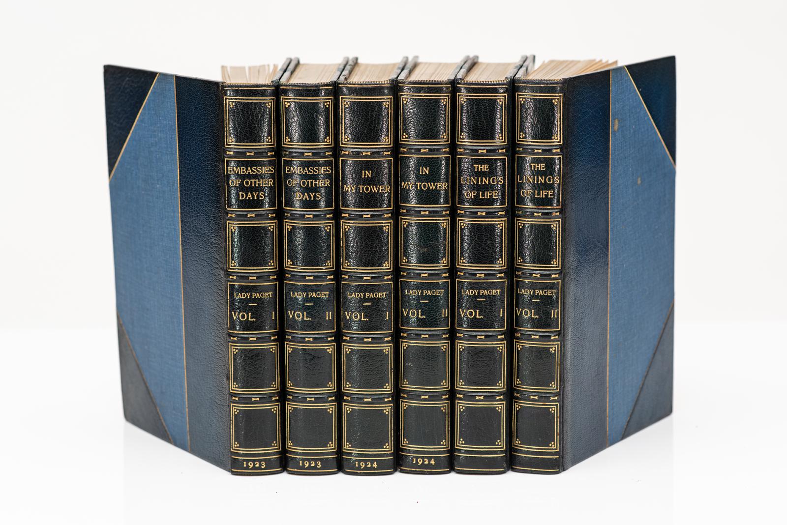 6 Volumes. Lady Paget (humanitaire britannique 1881-1958) Bon état - En vente à New York, NY