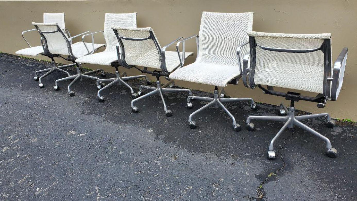 6 White Mesh Eames Herman Miller Tilt Swivel Aluminum Group Chairs 5 Star Base 1