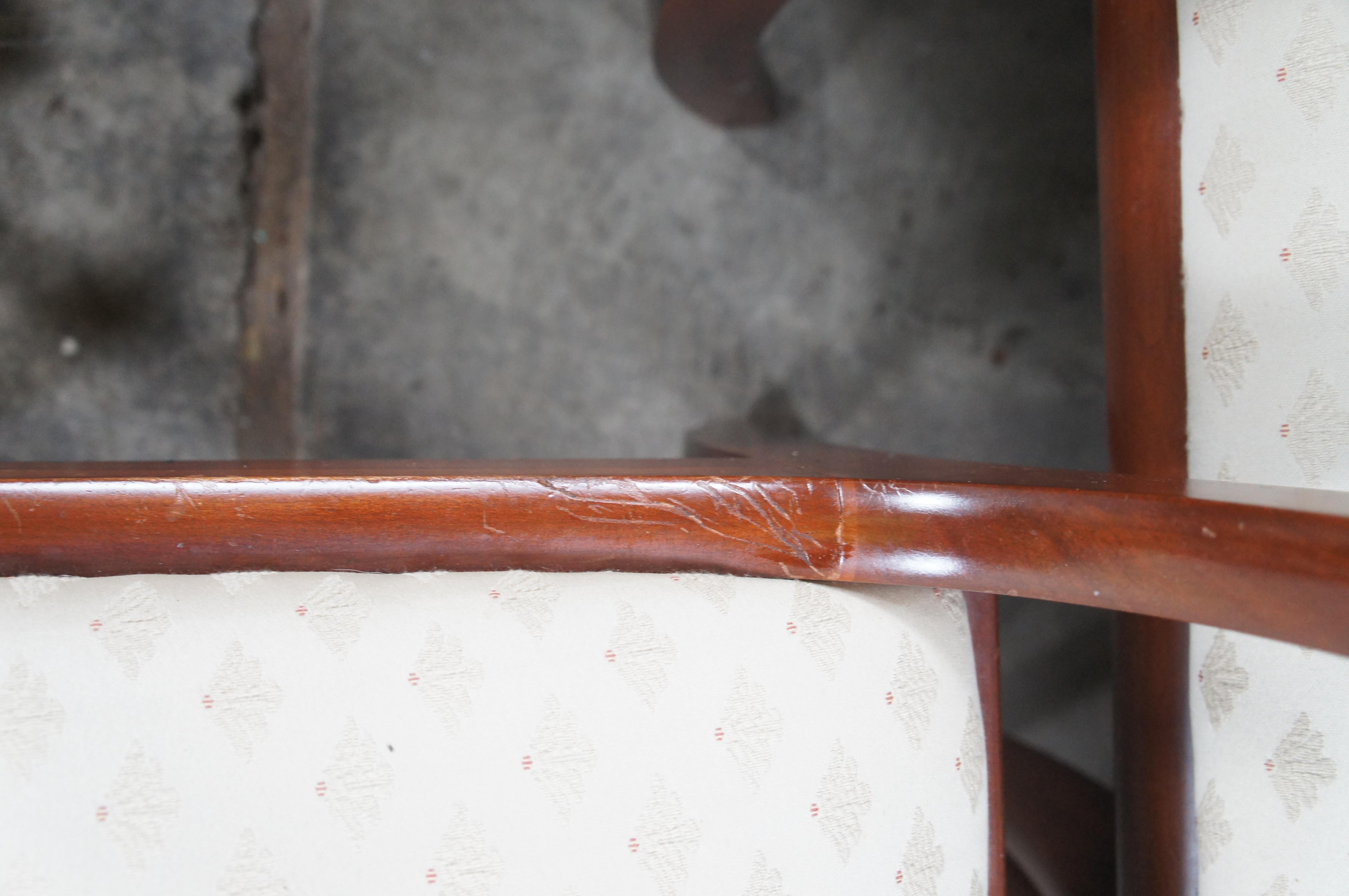 6 Sedie da pranzo a medaglione in ciliegio Duncan Phyfe Wildwood in vendita 1