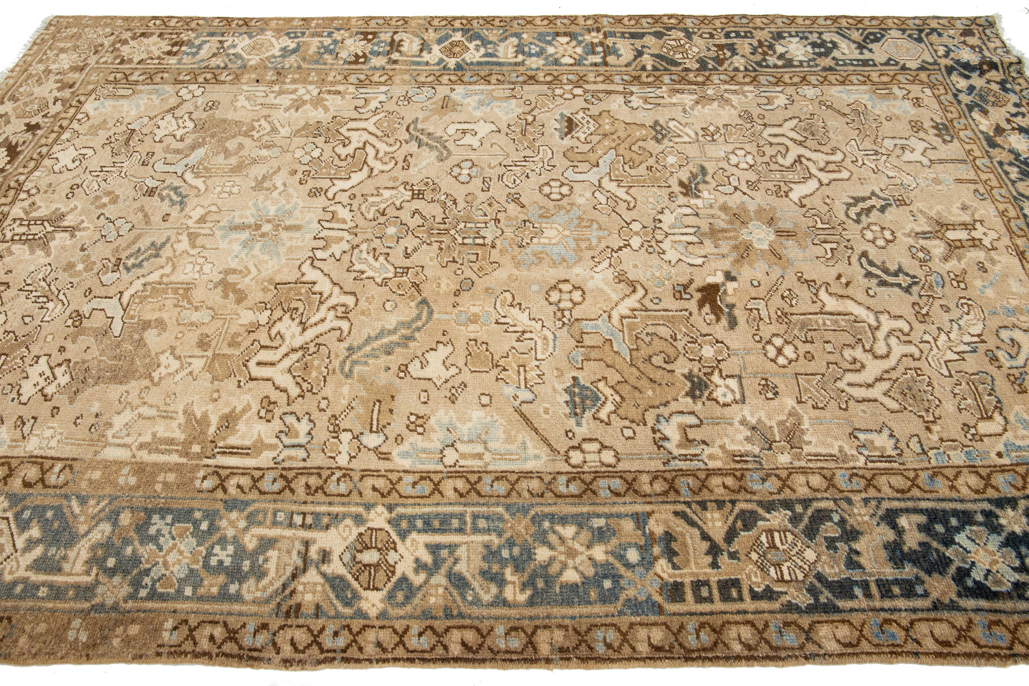 6 x 9 Antiker Beigefarbener handgefertigter persischer Heriz-Wollteppich mit Allover-Motiv aus Wolle im Angebot 2