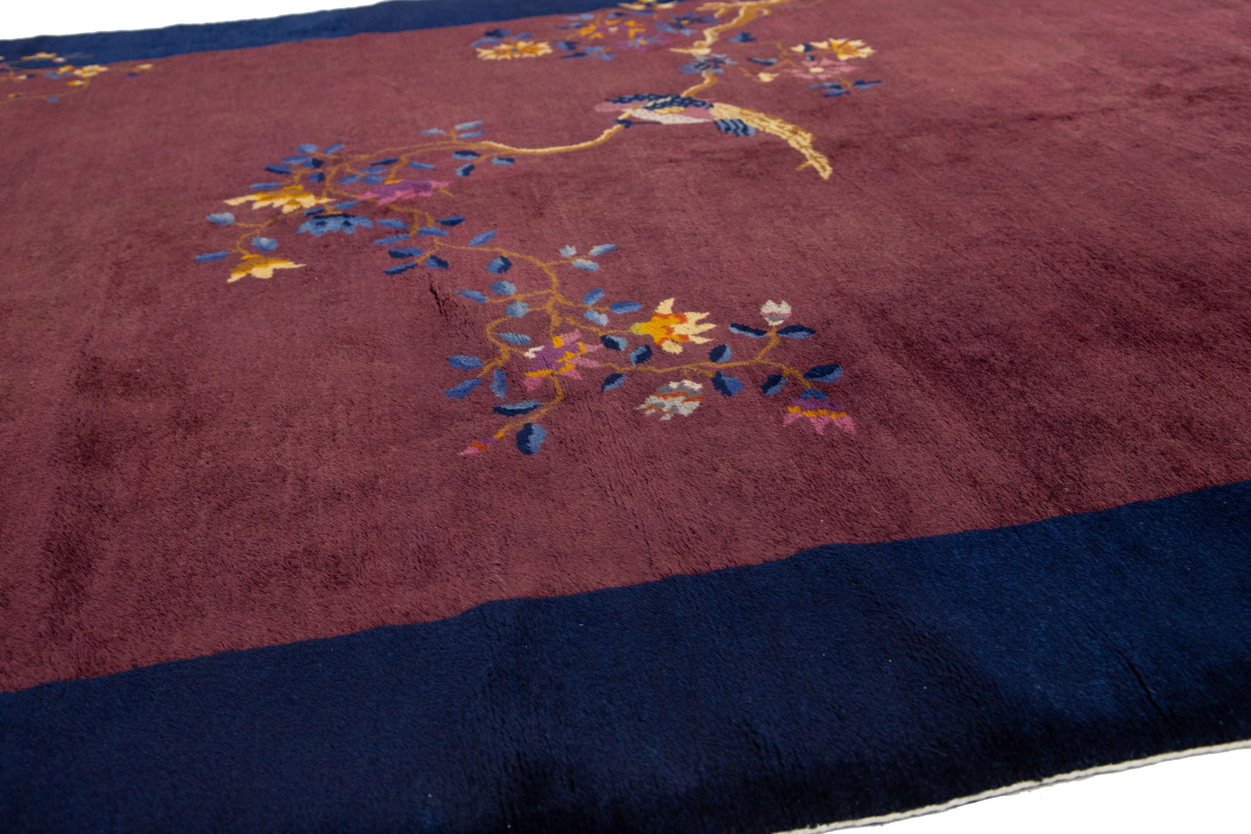 6 x 9 Antigua Alfombra China Art Decó De Lana Hecha A Mano En Borgoña en Excelente estado para la venta en Norwalk, CT