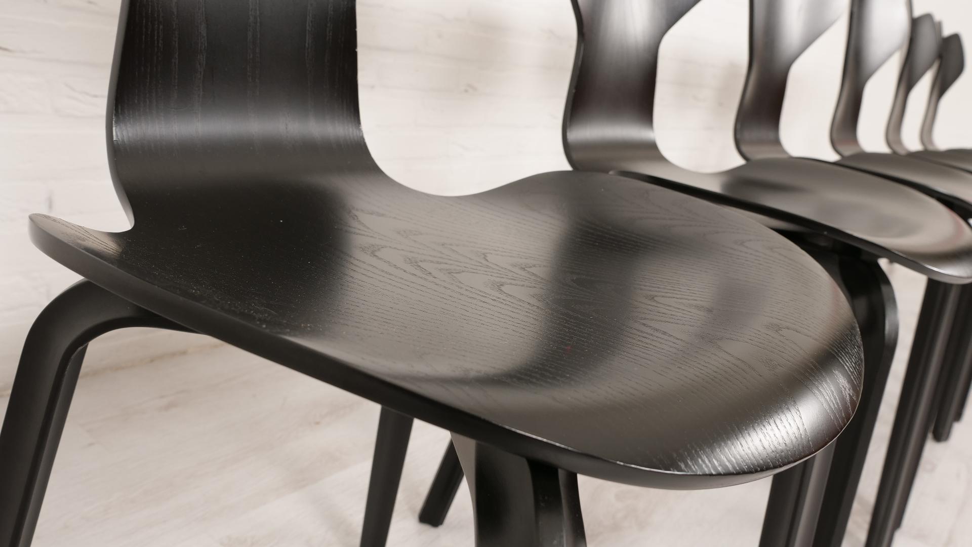 6 x schwarze Esszimmerstühle von Arne Jacobsen für Fritz Hansen, Modell Grand Prix im Angebot 3